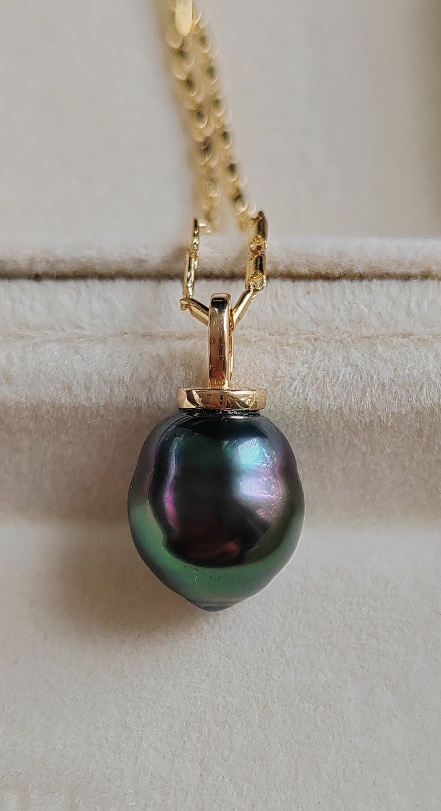 18k gold pendant genuine Mangareva tahitian south sea pearl 9.8x11.4mm