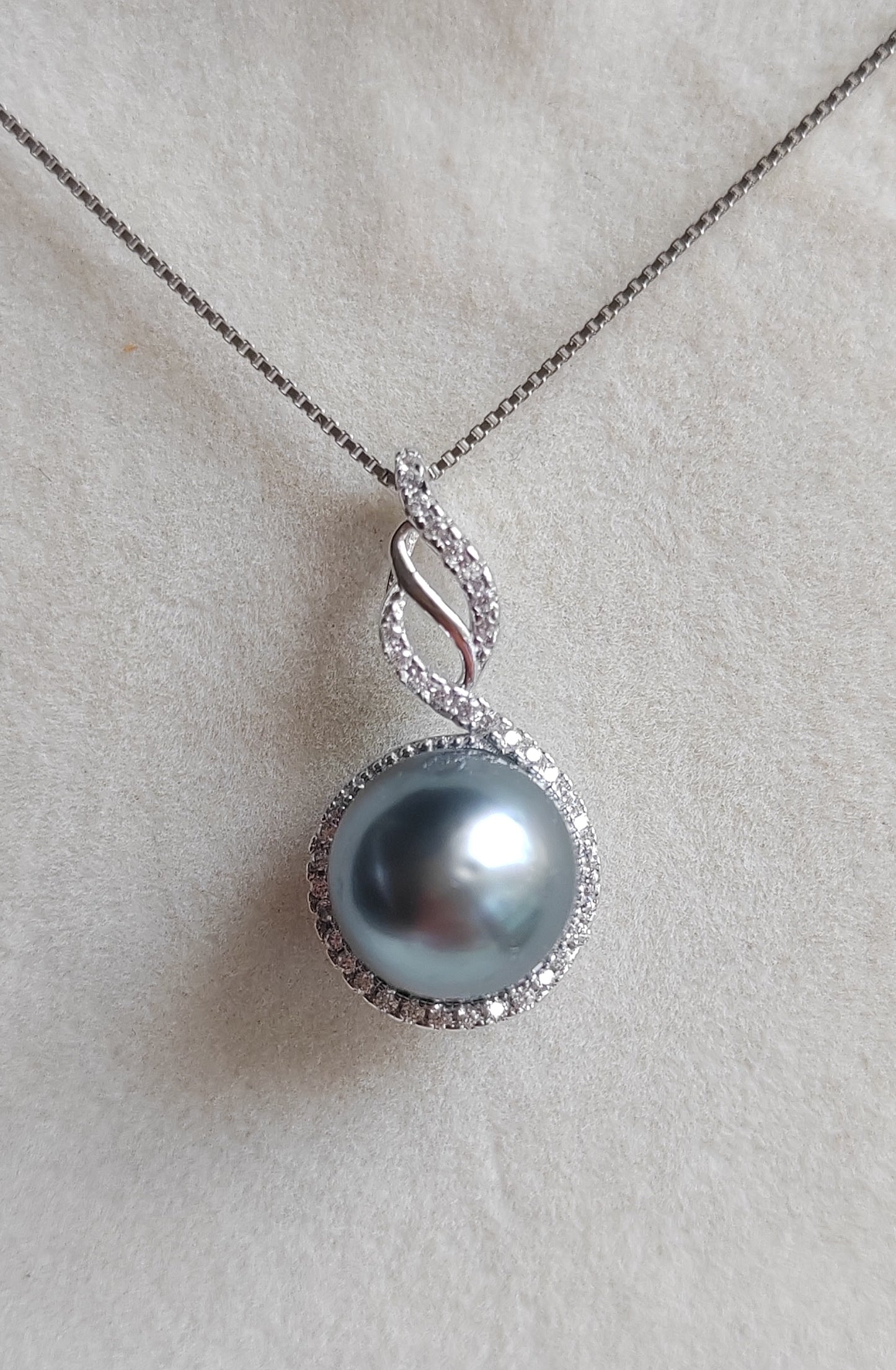 'Silver bird' necklace genuine tahitian south sea pearl 10mm