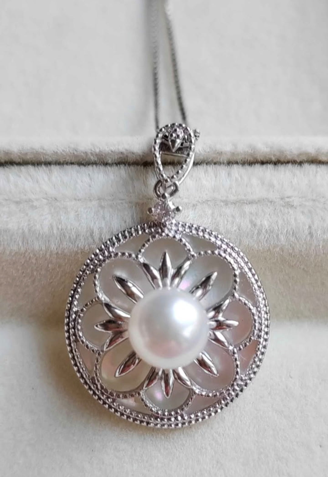 Genuine Japanese akoya pearl & mother of pearl necklace