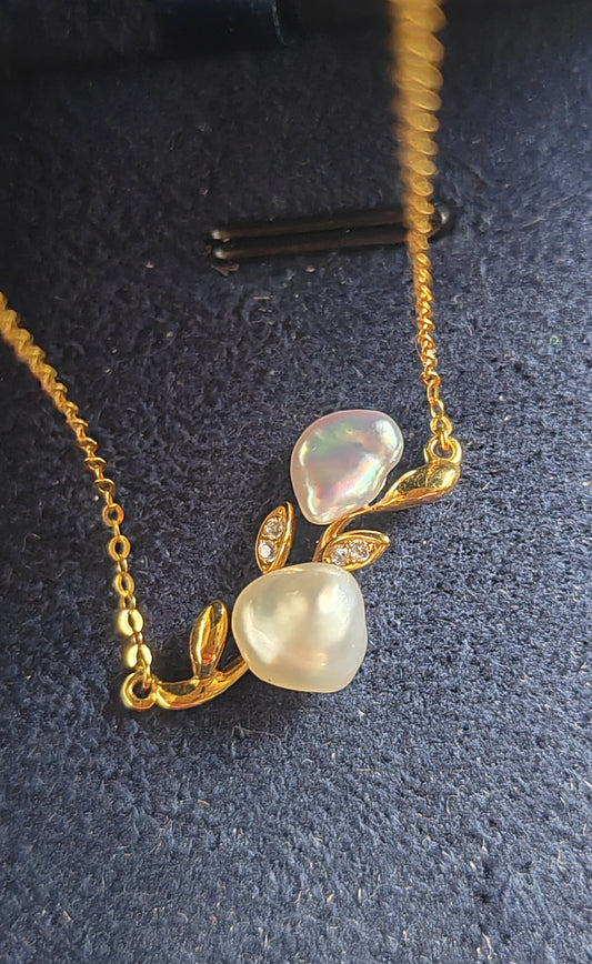 'Blooming flowers' 18k gold necklace genuine south sea Keshi pearls 2.3ct