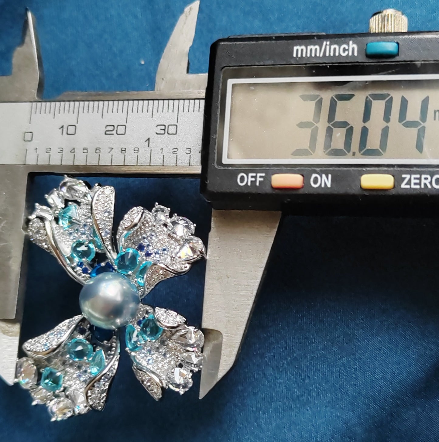 'Blue Butterfly' genuine tahitian sea pearl 10.6mm stunning brooch