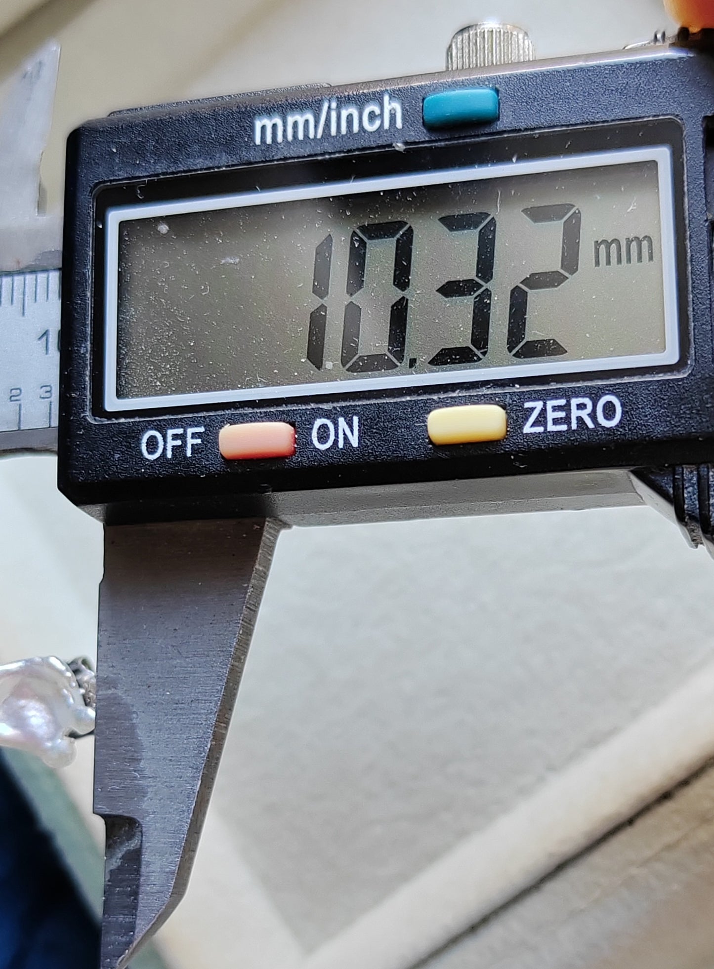 'Wild' earrings studs genuine white south sea Keshi pearls