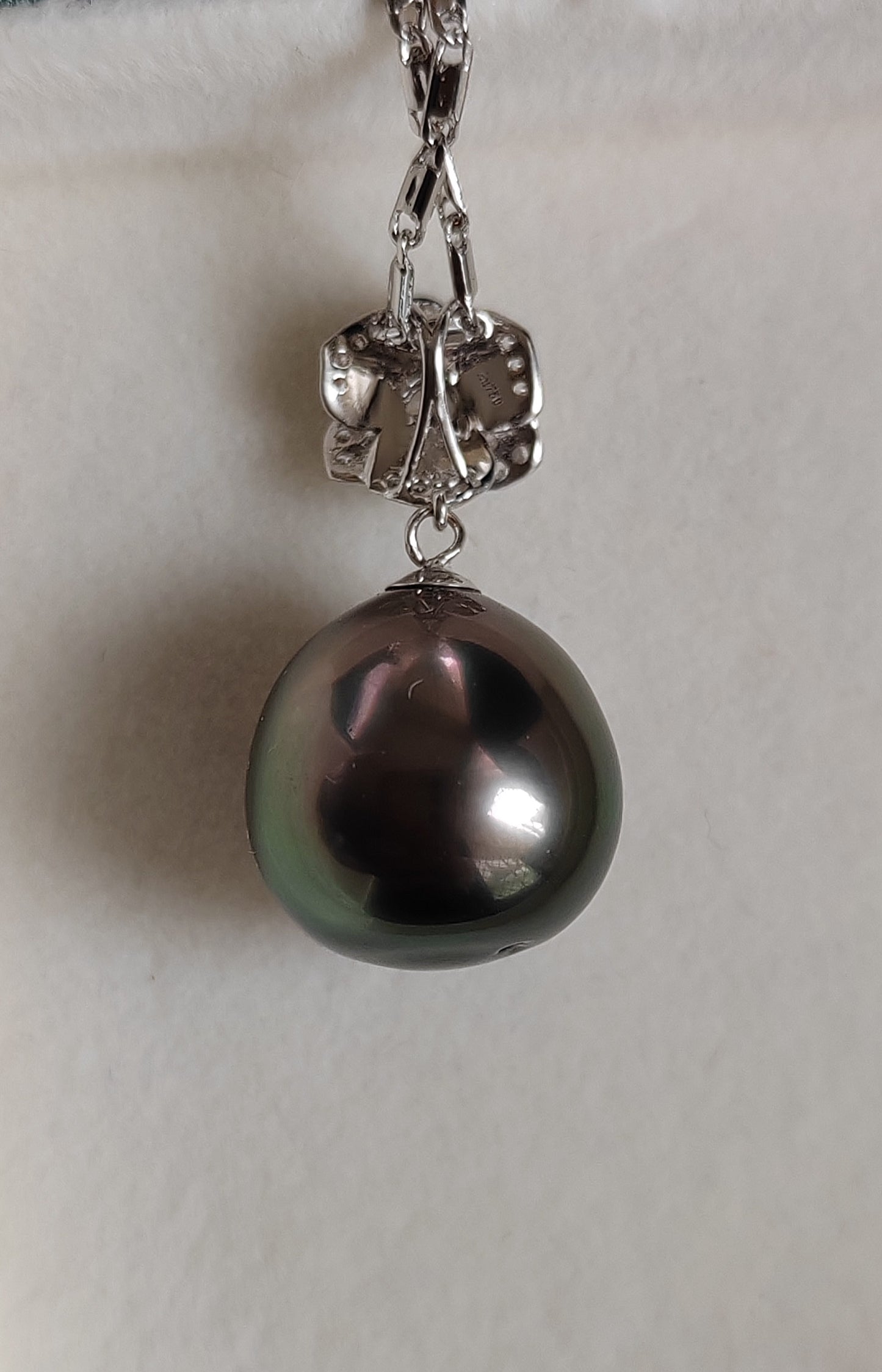 'White Camellia' 18k white gold pendant genuine Mangareva tahitian dea pearl 11.7x12.1mm