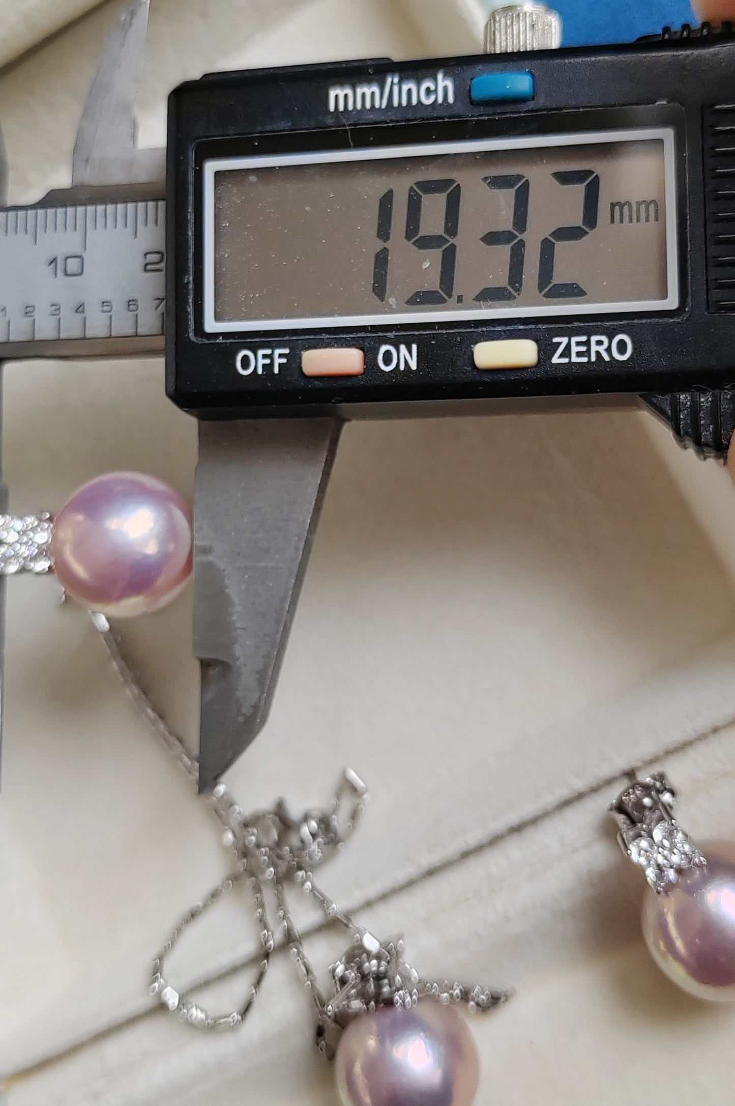 'Silver Clovers' jewelry set Genuine freshwater pearls 13-13.4mm