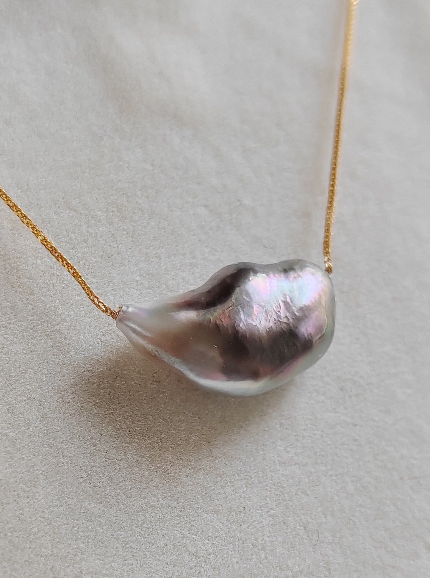'Nuvole' 18k gold necklace genuine Keshi tahitian south sea pearl timeless elegance