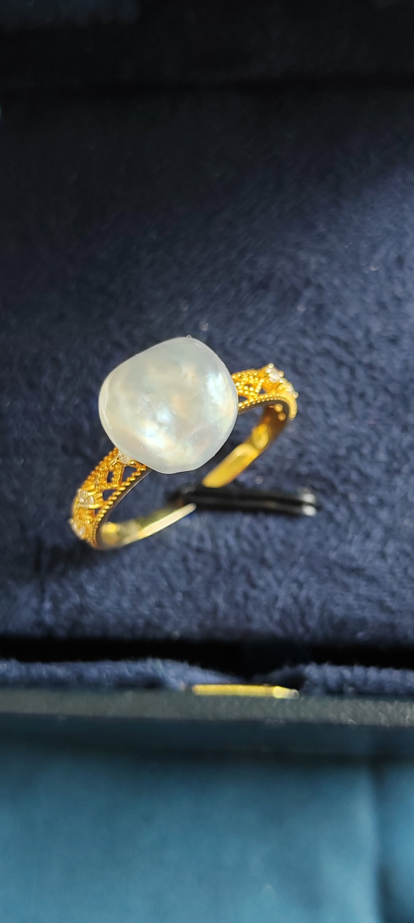 'Wild' Genuine Australian south sea Keshi pearl 18k gold Balletcore ring