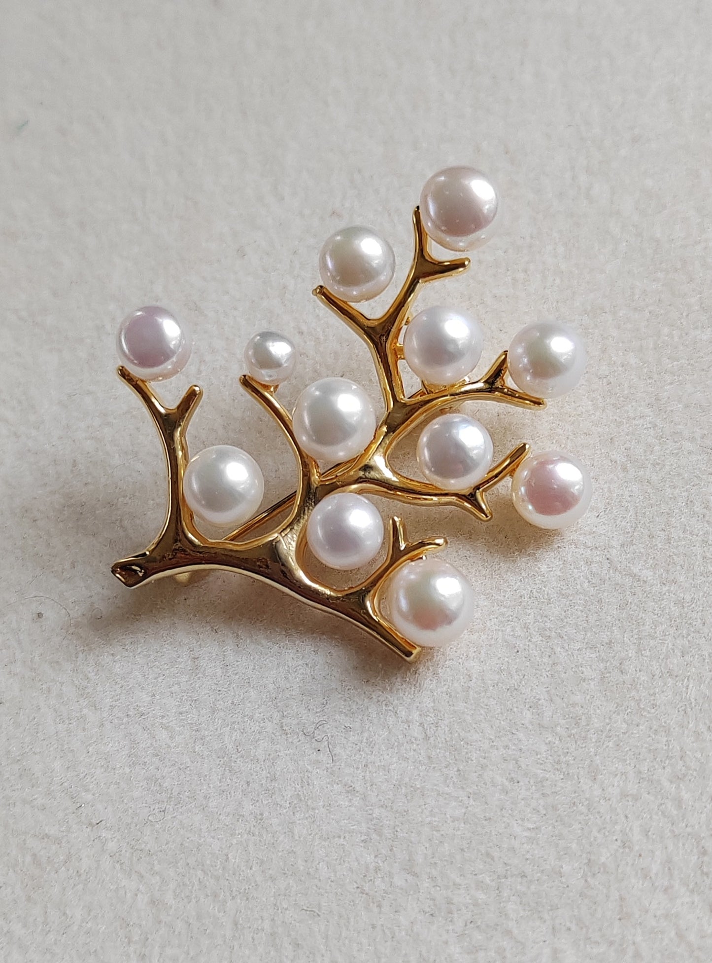 'Happy Tree' brooch genuine freshwater pearls