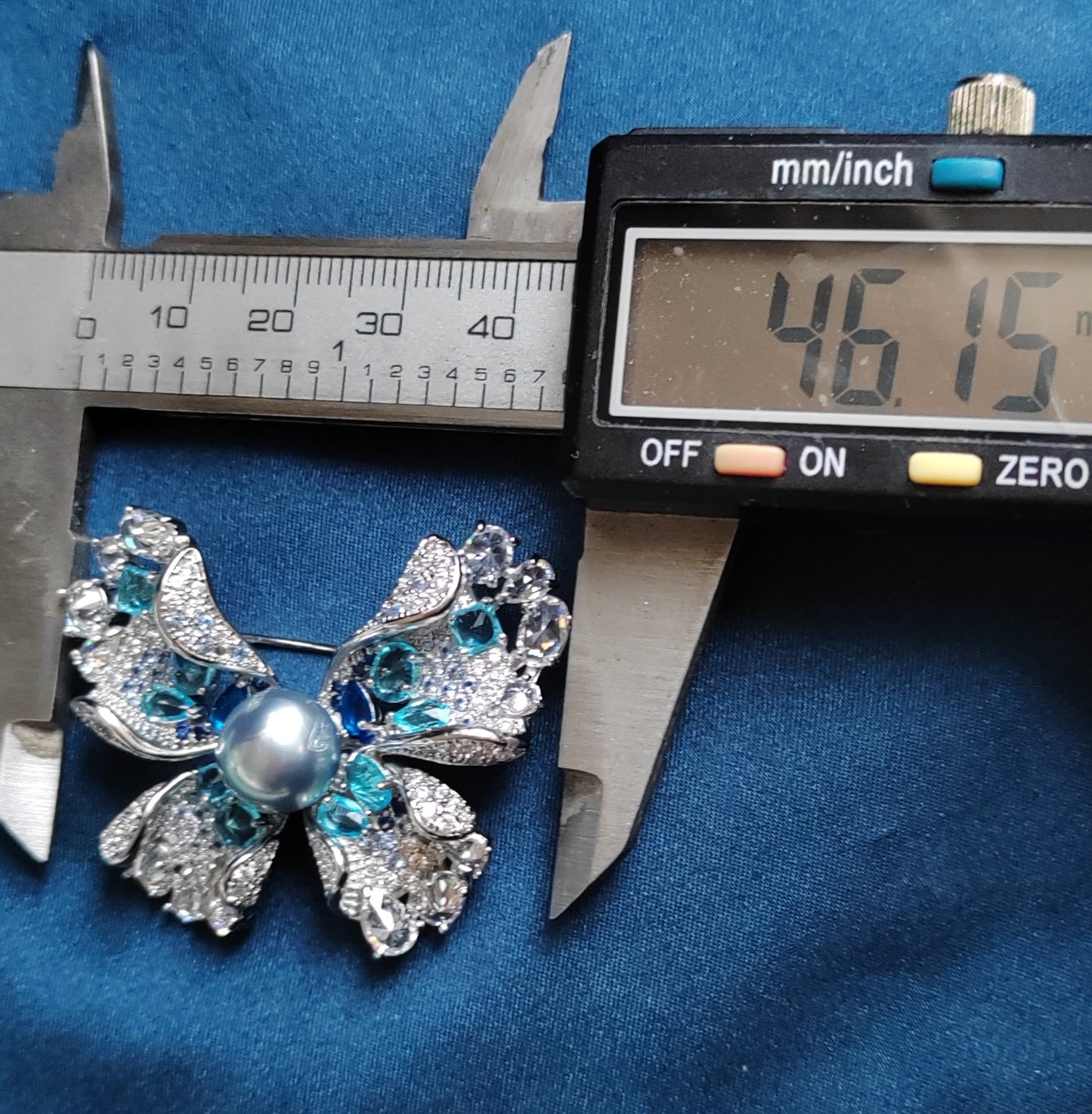 'Blue Butterfly' genuine tahitian sea pearl 10.6mm stunning brooch