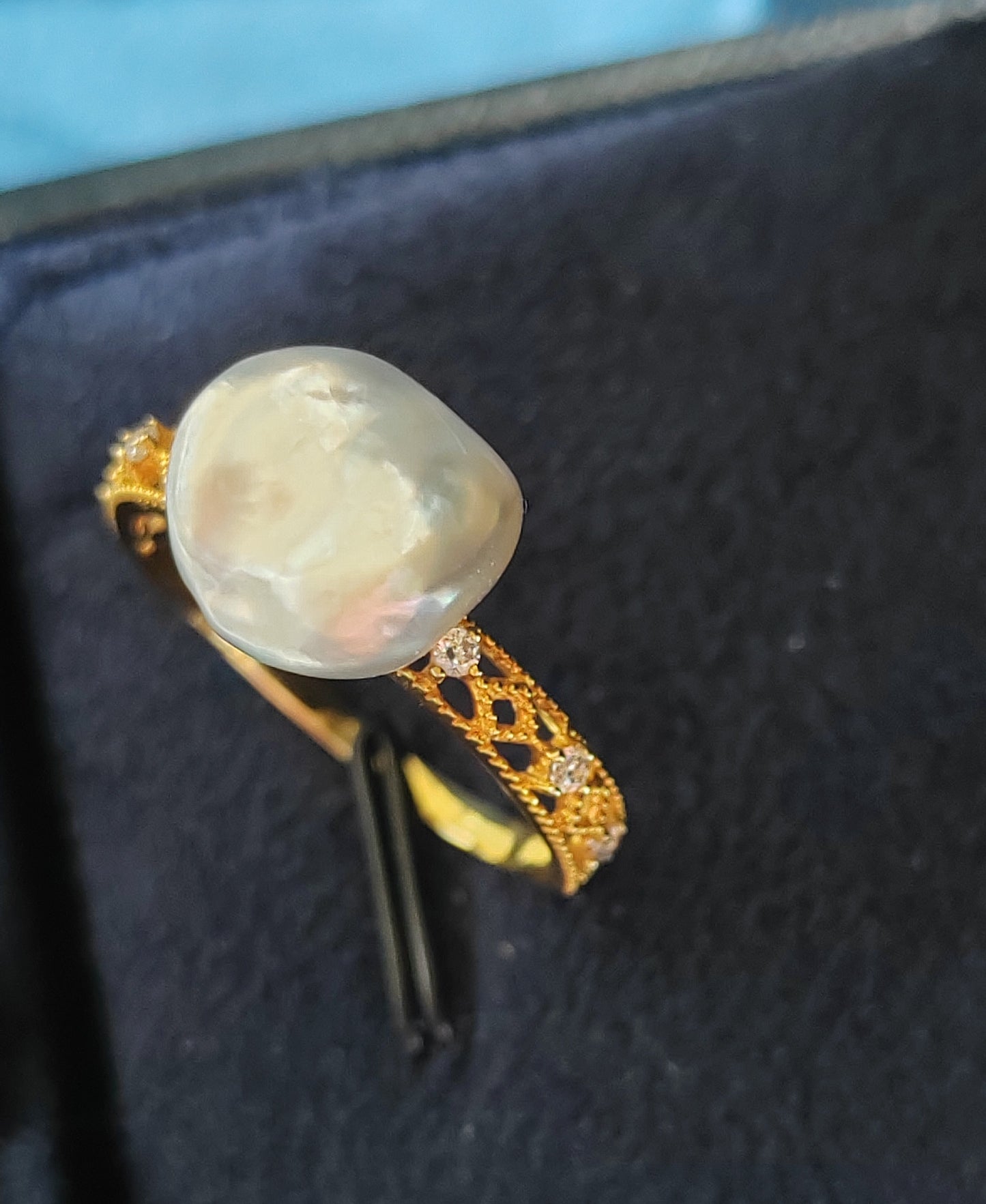 'Wild' Genuine Australian south sea Keshi pearl 18k gold Balletcore ring