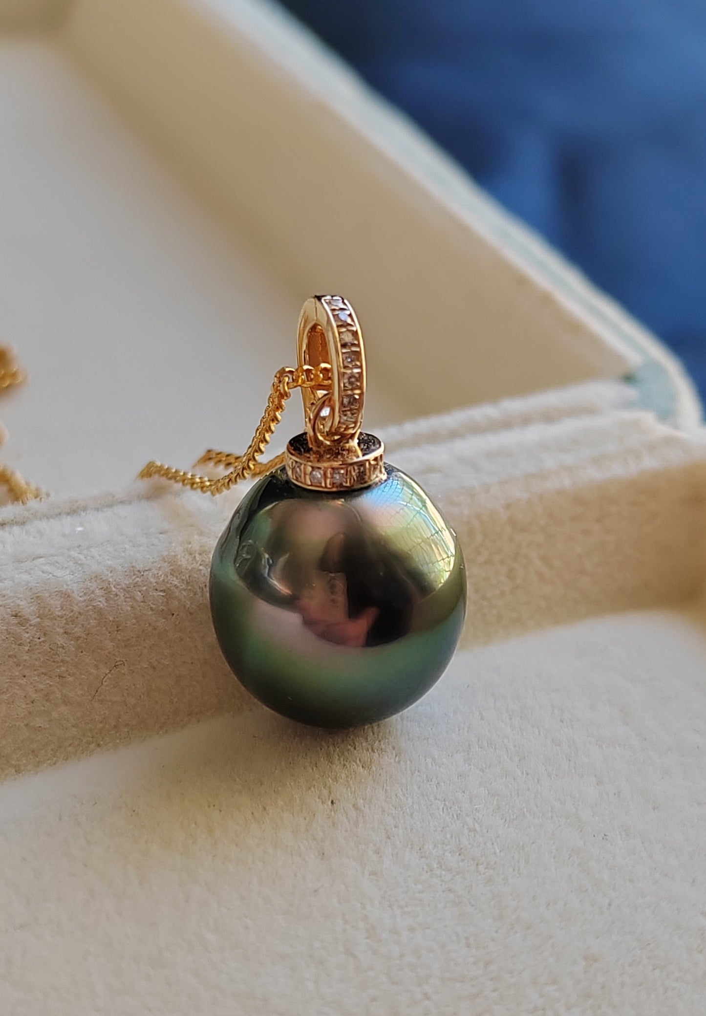12.95x13.5mm Genuine Tahitian Mangareva pearl 18k gold diamond enhancer/ pendant