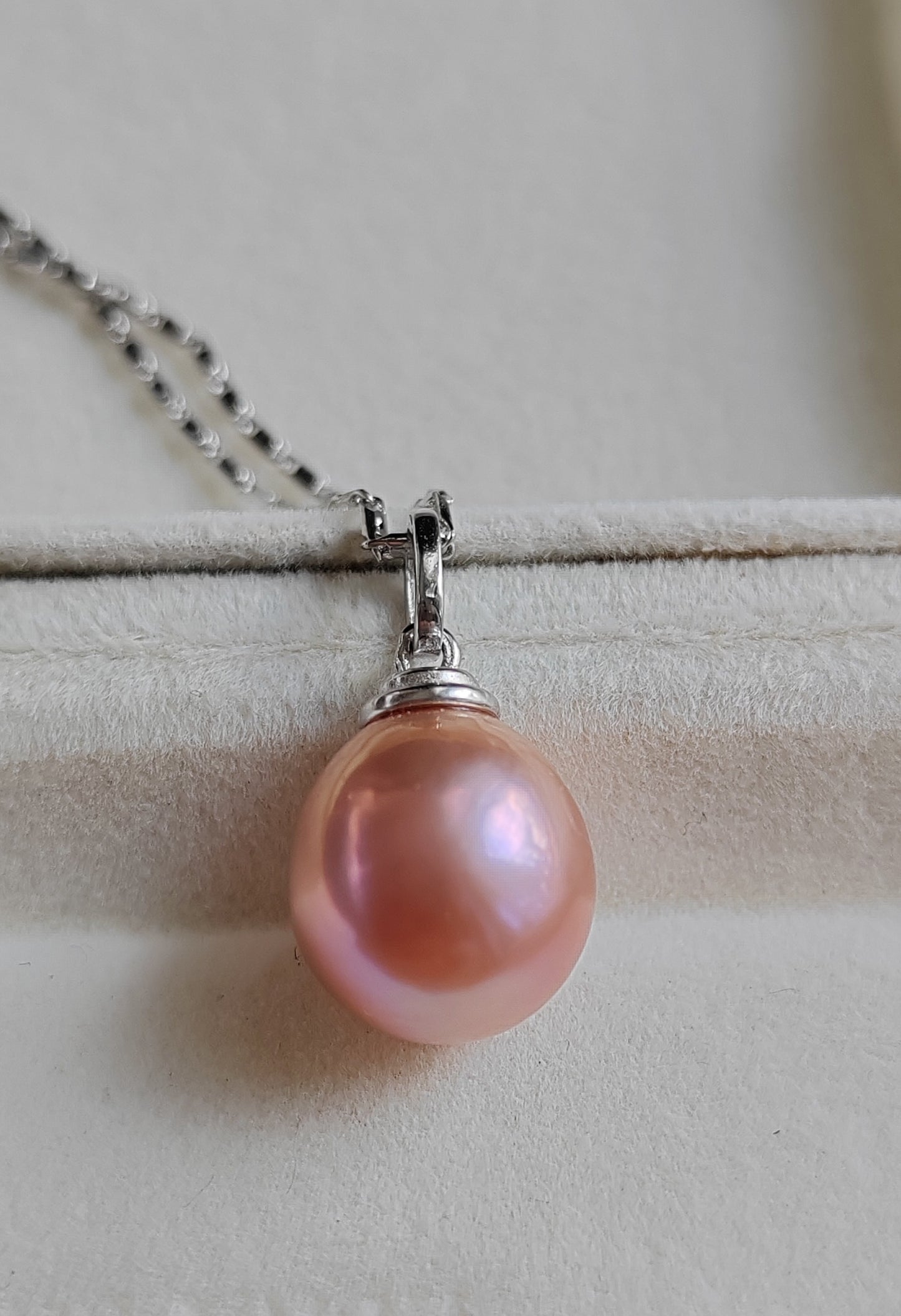 'Chocolate' pendant genuine freshwater pearl 11.7mm