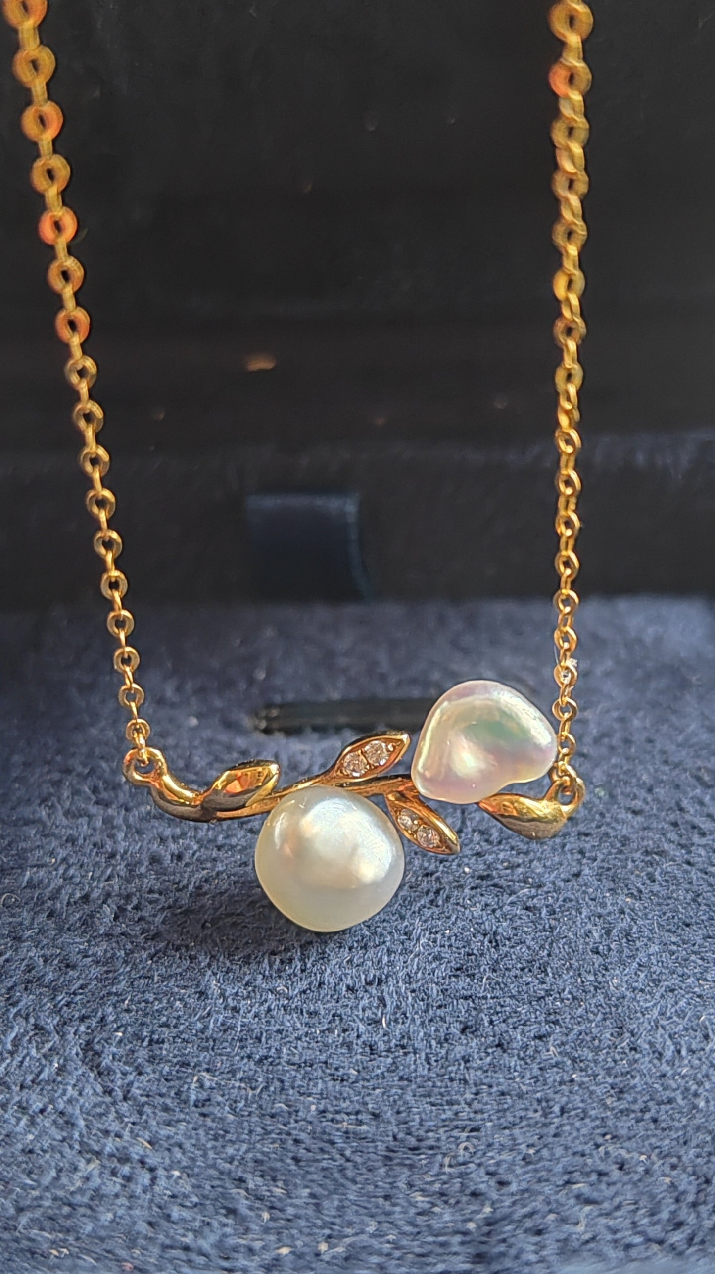 'Blooming flowers' 18k gold necklace genuine south sea Keshi pearls 2.3ct