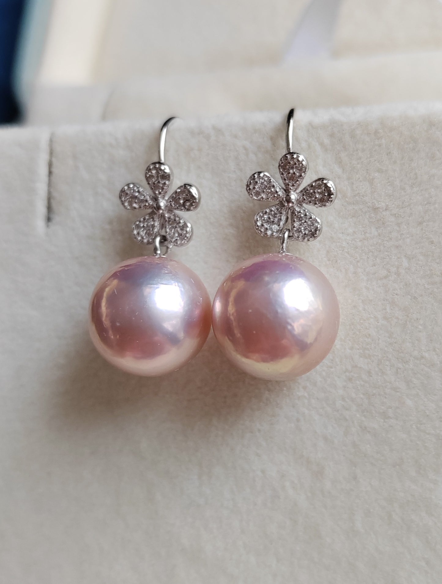 11.4mm Genuine freshwater pearls 'Flowers' earrings