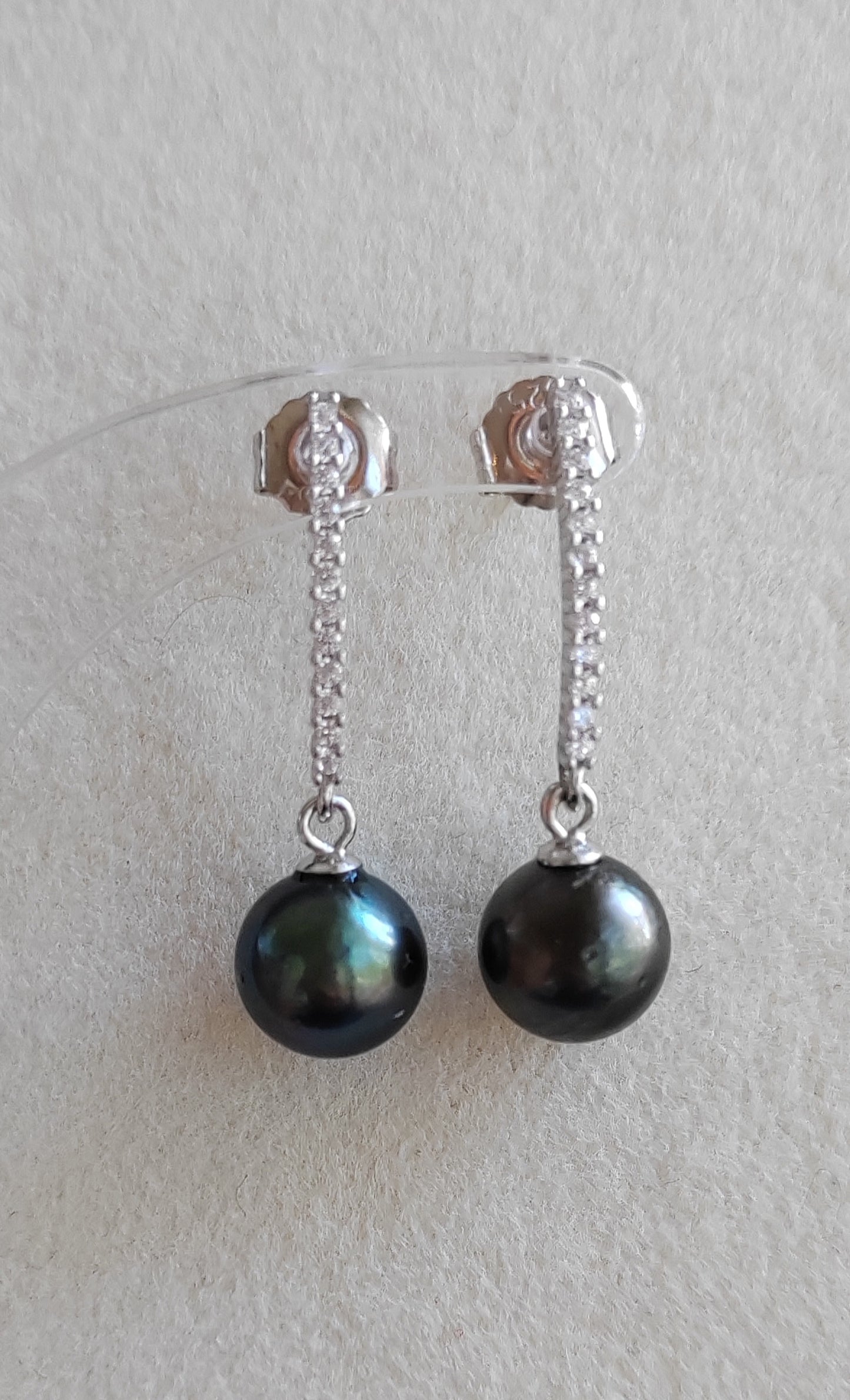 Classic Dangling earrings Genuine tahitian south sea pearl 8.8mm Round