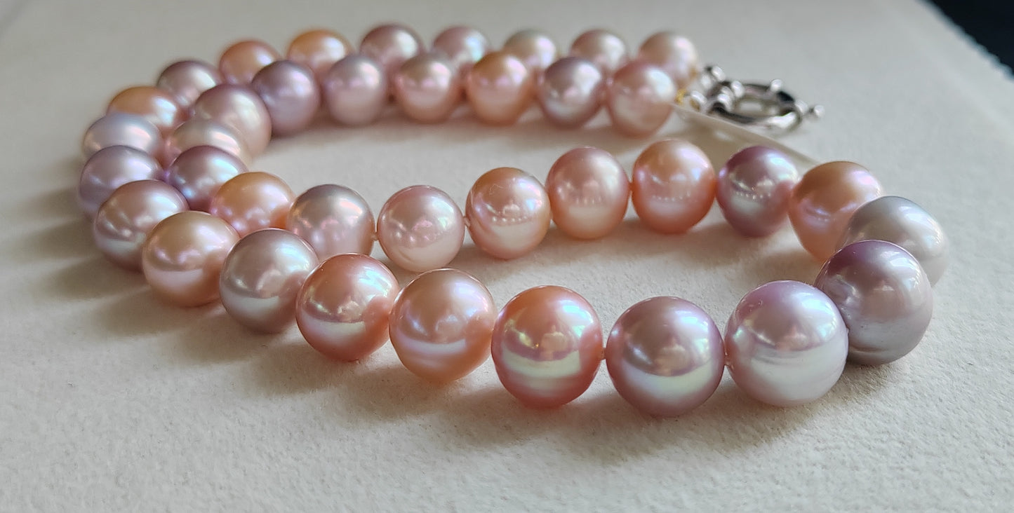 'Rainbow' necklace 10.8-13mm Genuine freshwater pearls