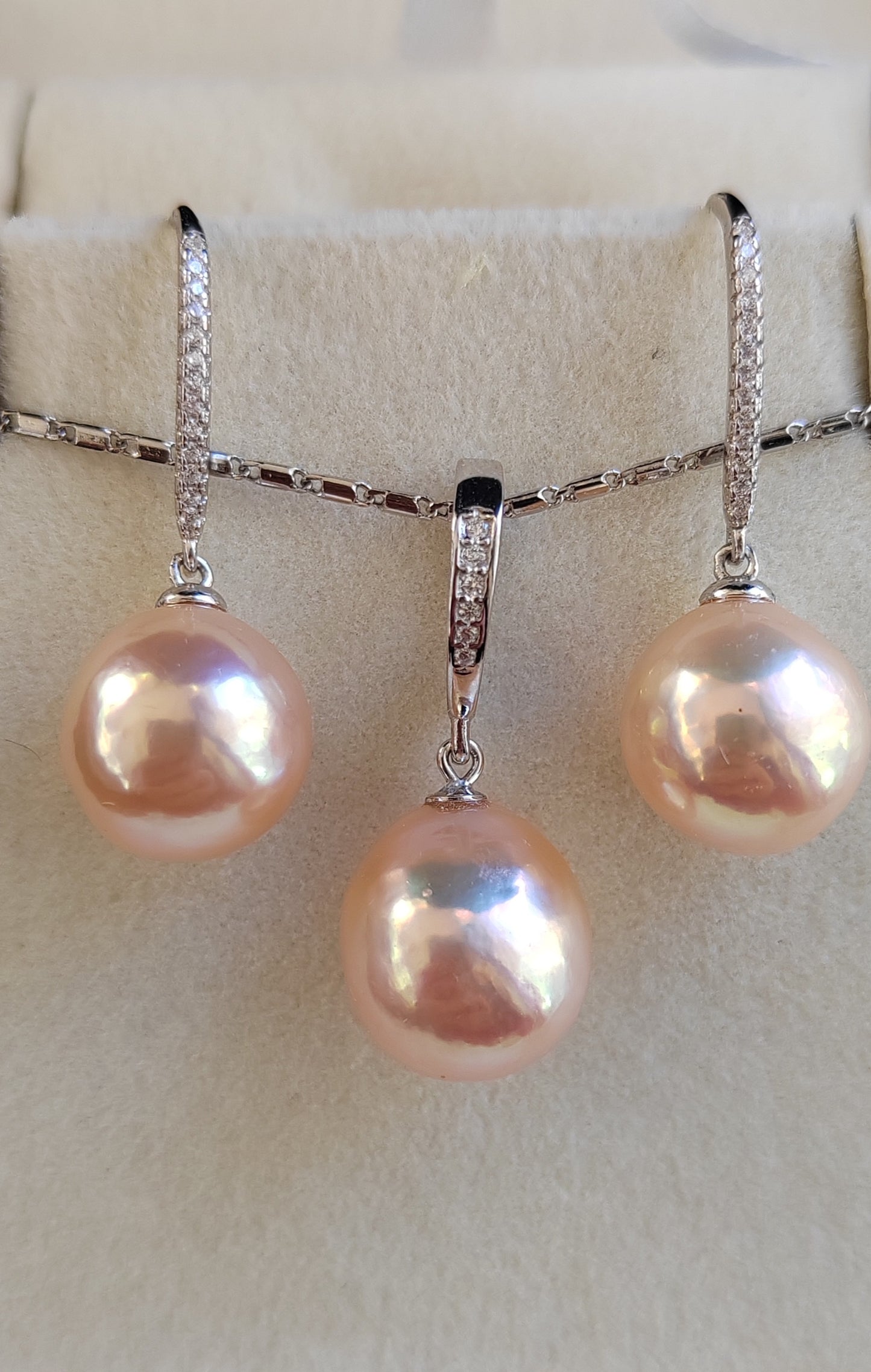 'Fairy Peach' Jewellery set Genuine freshwater pearls 11.8-12.2mm