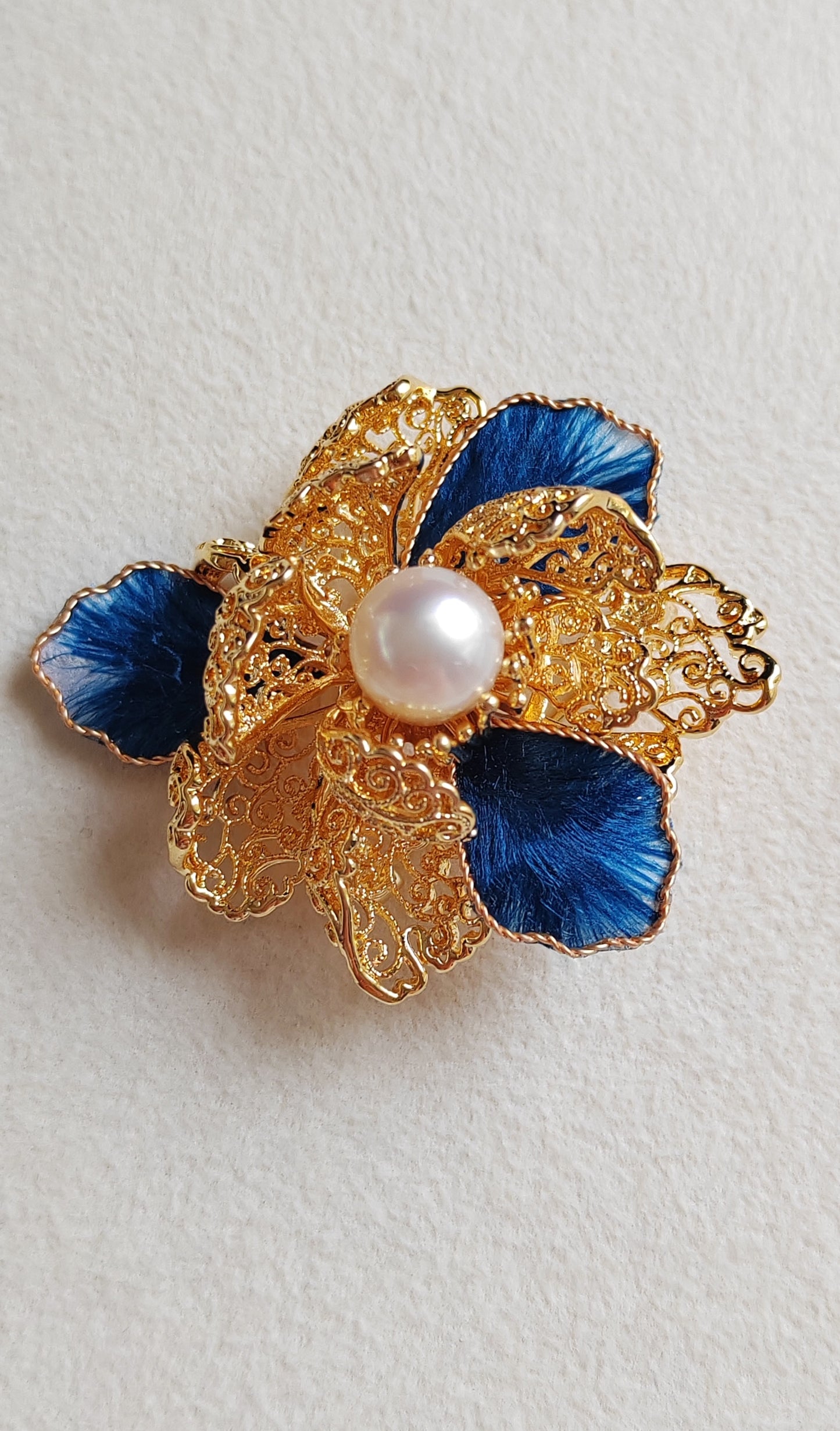 'Peony' brooch /pendant genuine south sea white pearl 9.1mm