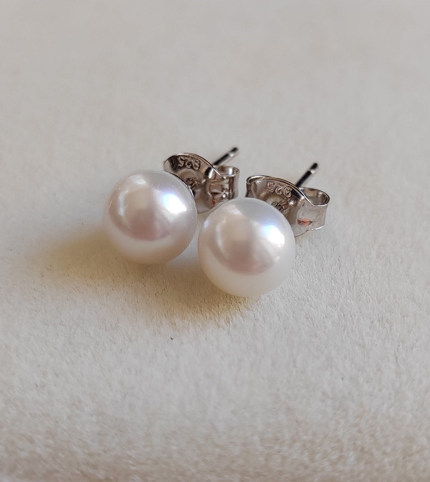 6.5mm Genuine freshwater round pearl Essential earrings studs