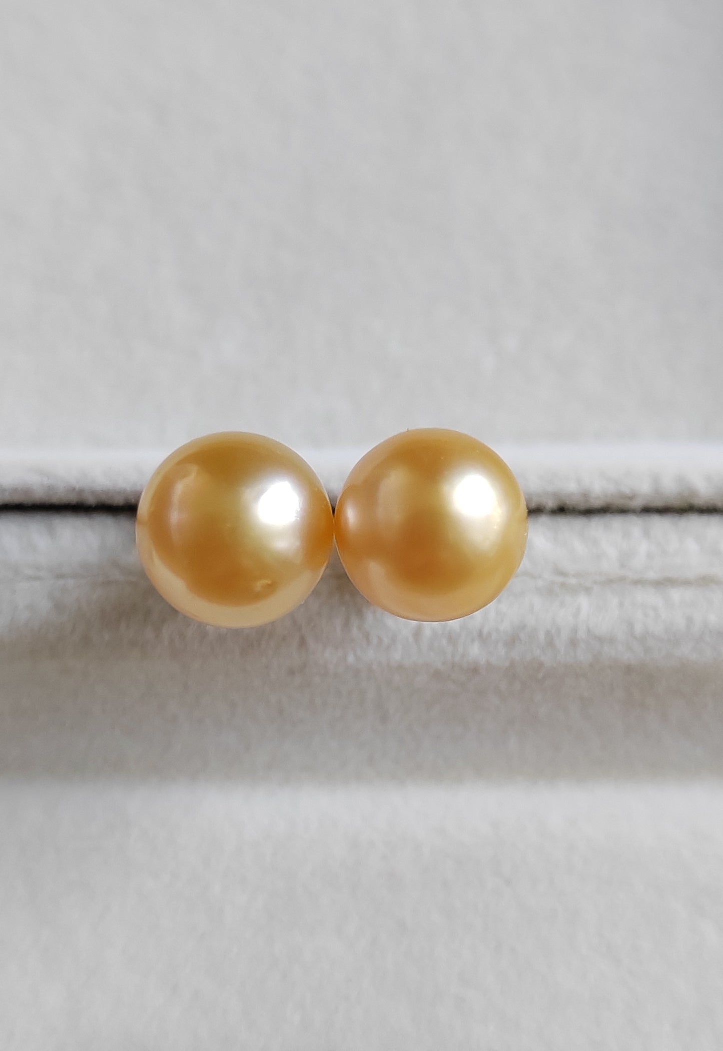 8.8mm Genuine golden south sea pearls Essential earrings studs