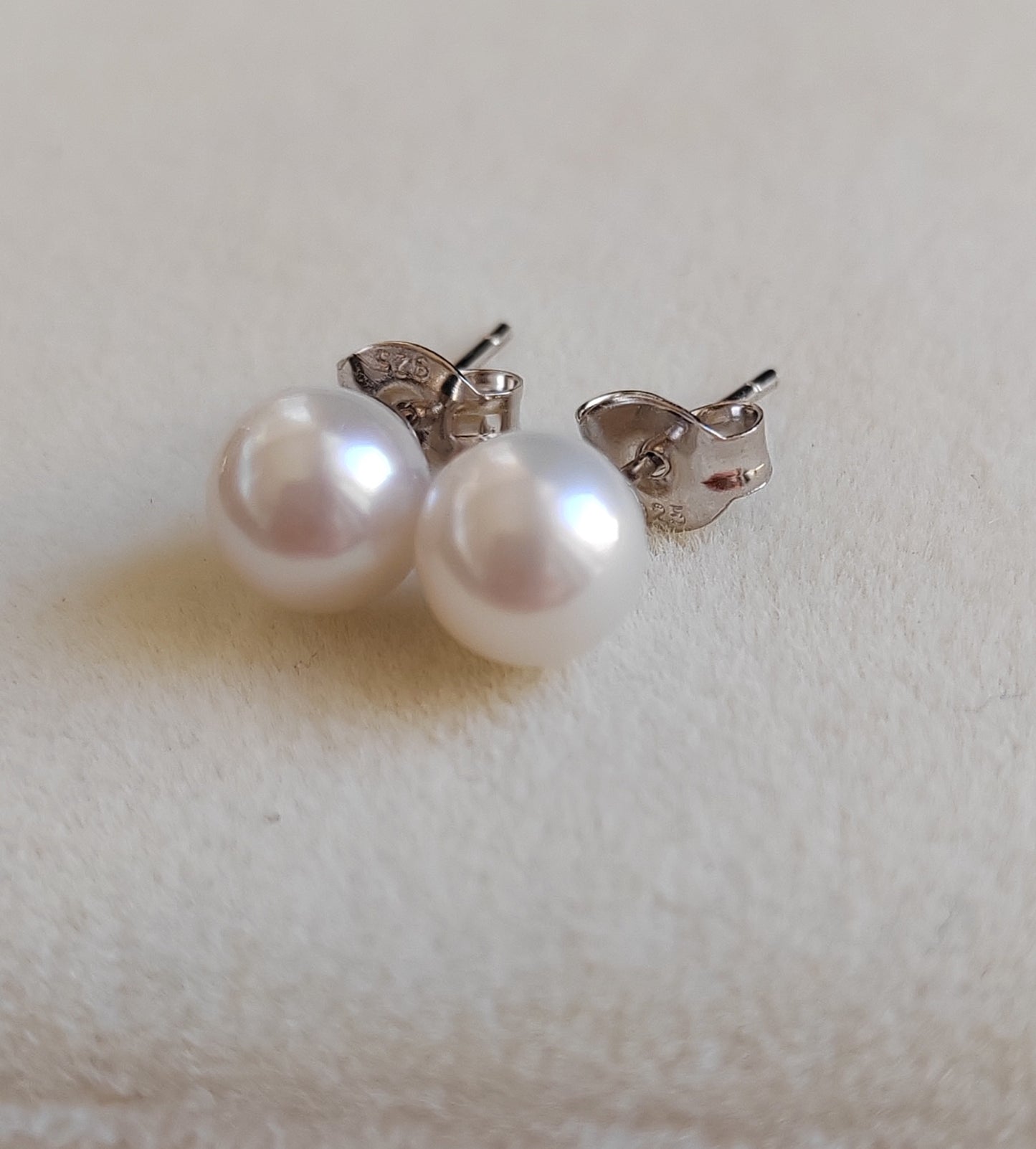 6.5mm Genuine freshwater round pearl Essential earrings studs