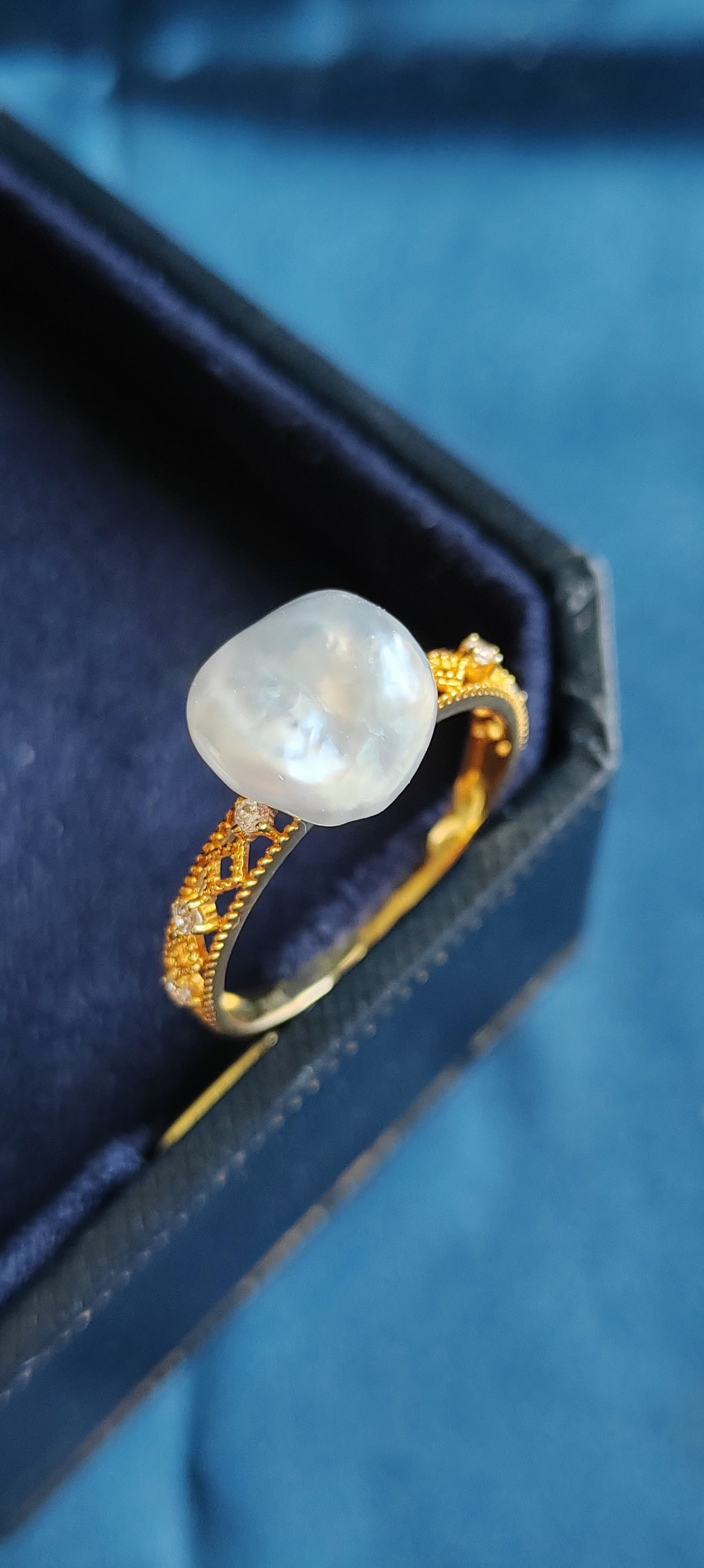 'Wild' Genuine Australian south sea Keshi pearl 18k gold Balletcore ring