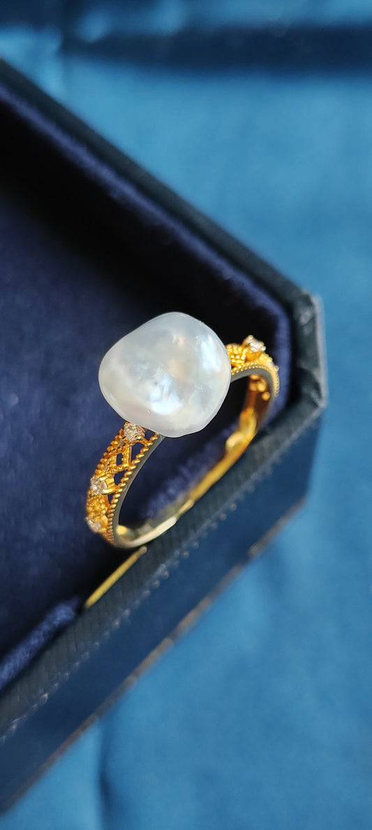 'Wild' Genuine Australian south sea Keshi pearl 18k gold Balletcore ring