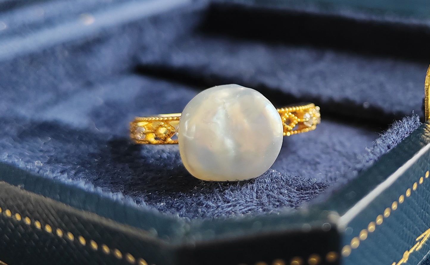 'Wild' Genuine Australian south sea Keshi pearl 18k gold Balletcore ring