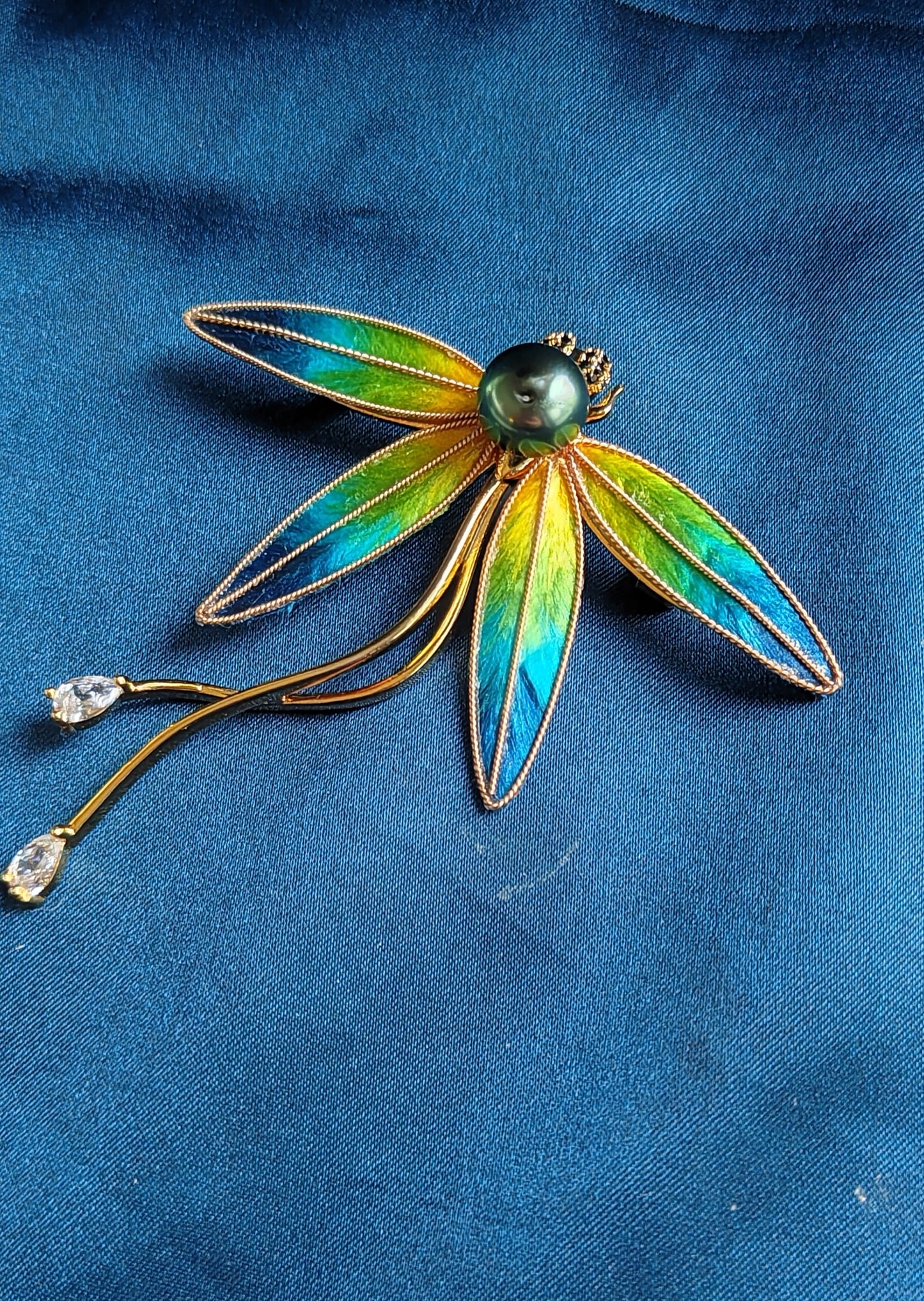 'Dragonfly' Genuine Tahitian sea pearl 9.3mm brooch