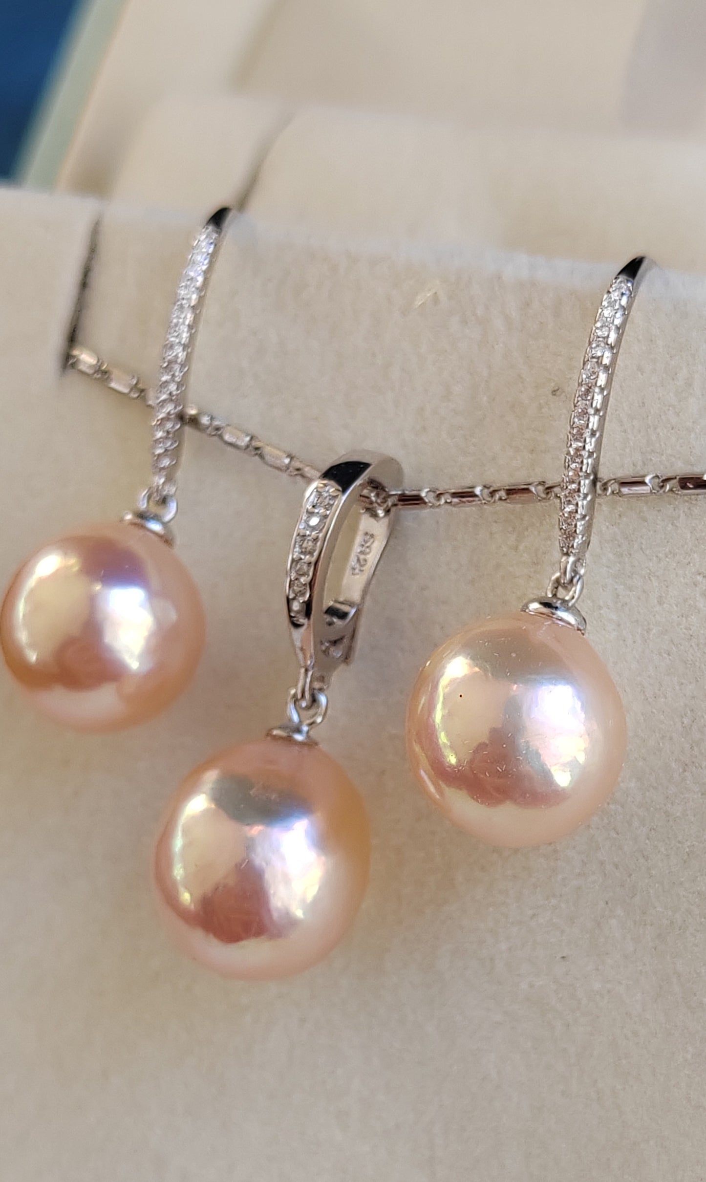 'Fairy Peach' Jewellery set Genuine freshwater pearls 11.8-12.2mm