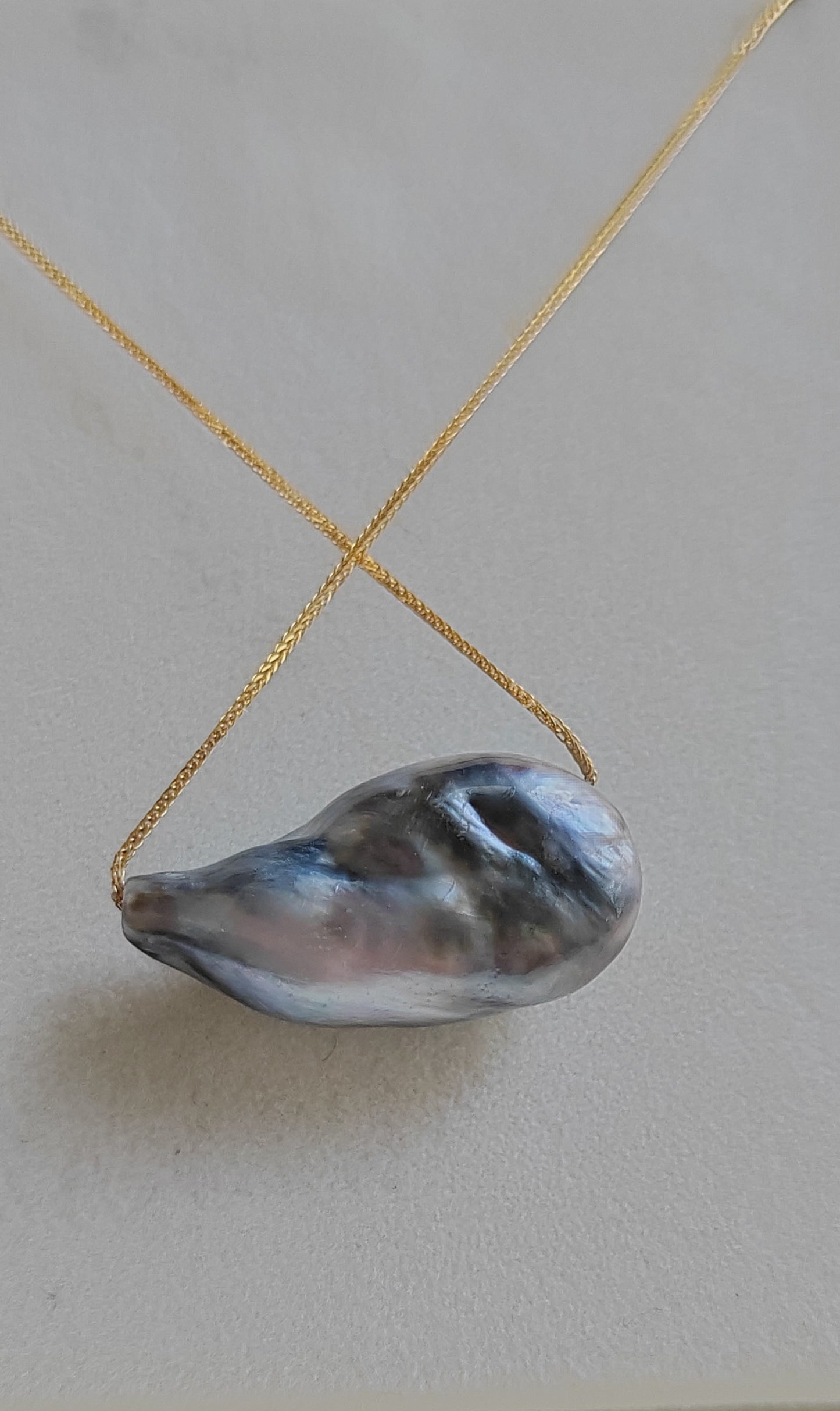 'Wild' 18k gold solitaire necklace Genuine tahitian Keshi pearl 11.2x22mm