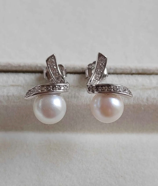 7.3mm Genuine Japanese akoya pearls round classic earrings