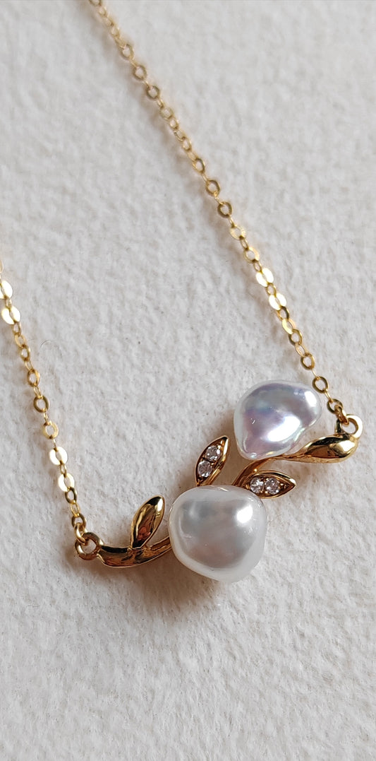 'Blooming flowers' 18k gold necklace genuine south sea Keshi pearls 2.3ct