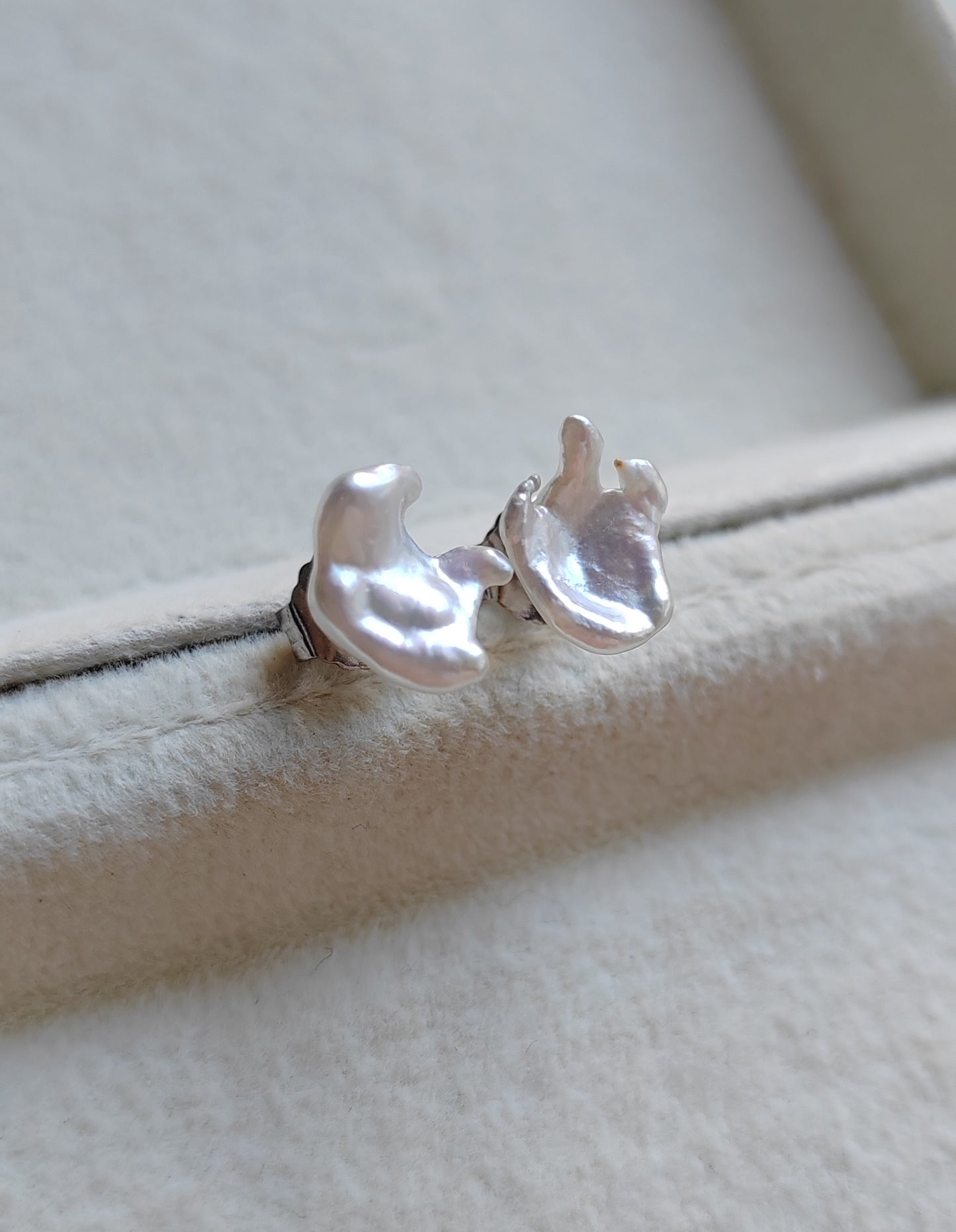 'Wild' earrings studs genuine white south sea Keshi pearls