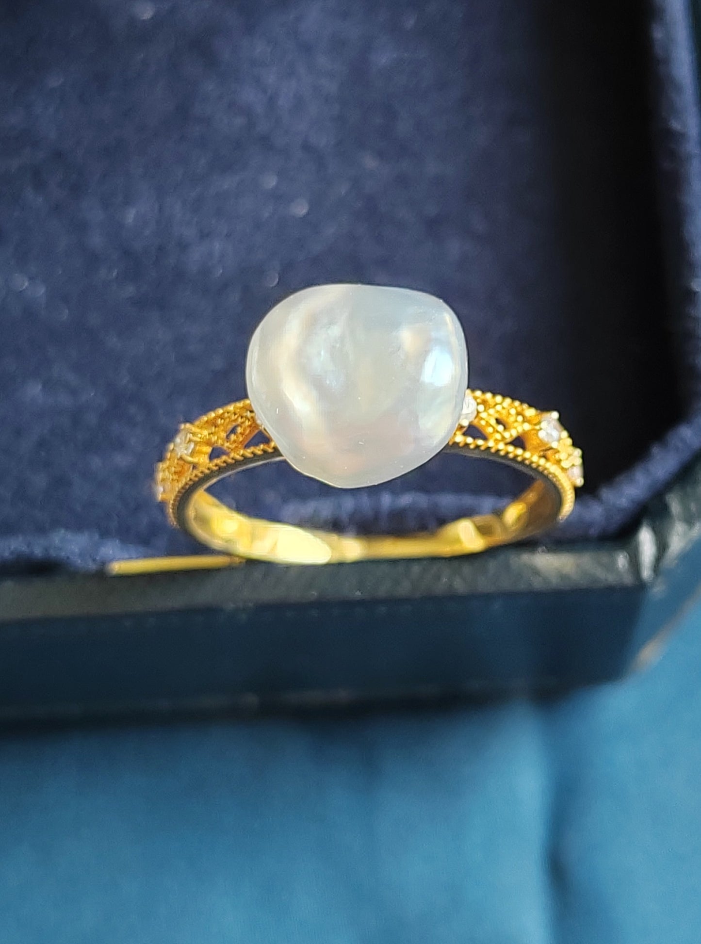 'Wild' Genuine Australian south sea Keshi pearl 18k gold Balletcore ring