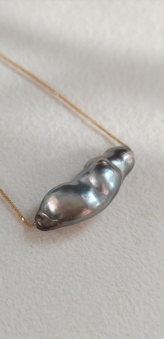 'Mermaid' 18k gold solitaire necklace Genuine Keshi Tahitian south sea pearl 9.6x25.3mm 'Wild'
