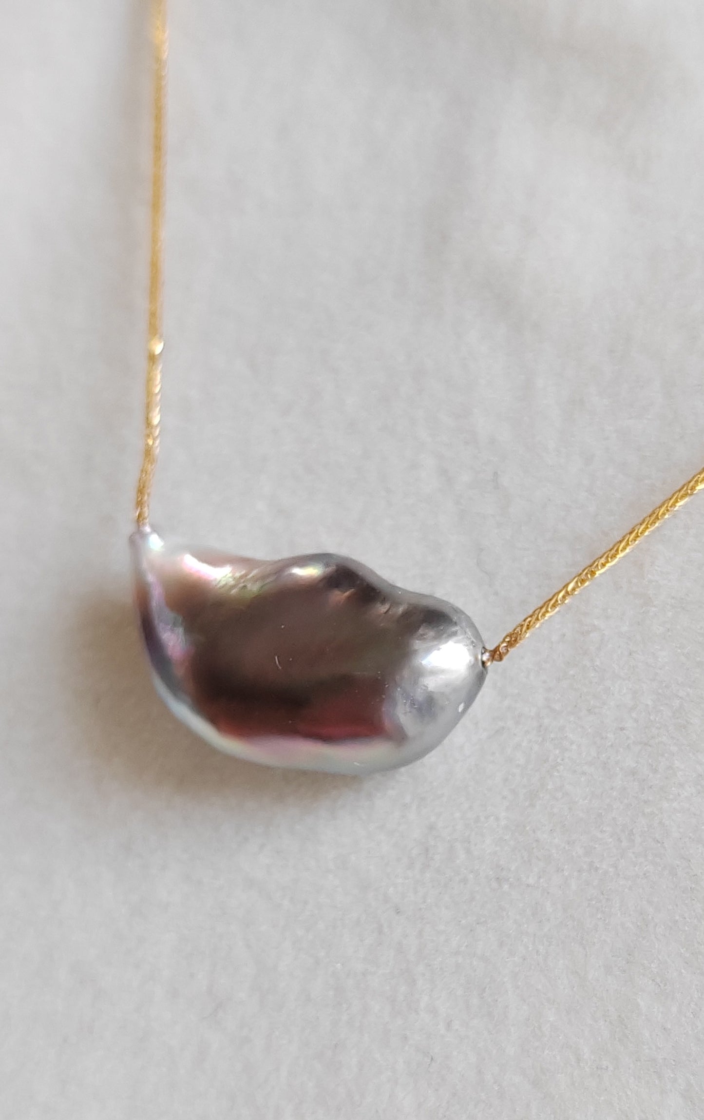 'Nuvole' 18k gold necklace genuine Keshi tahitian south sea pearl timeless elegance