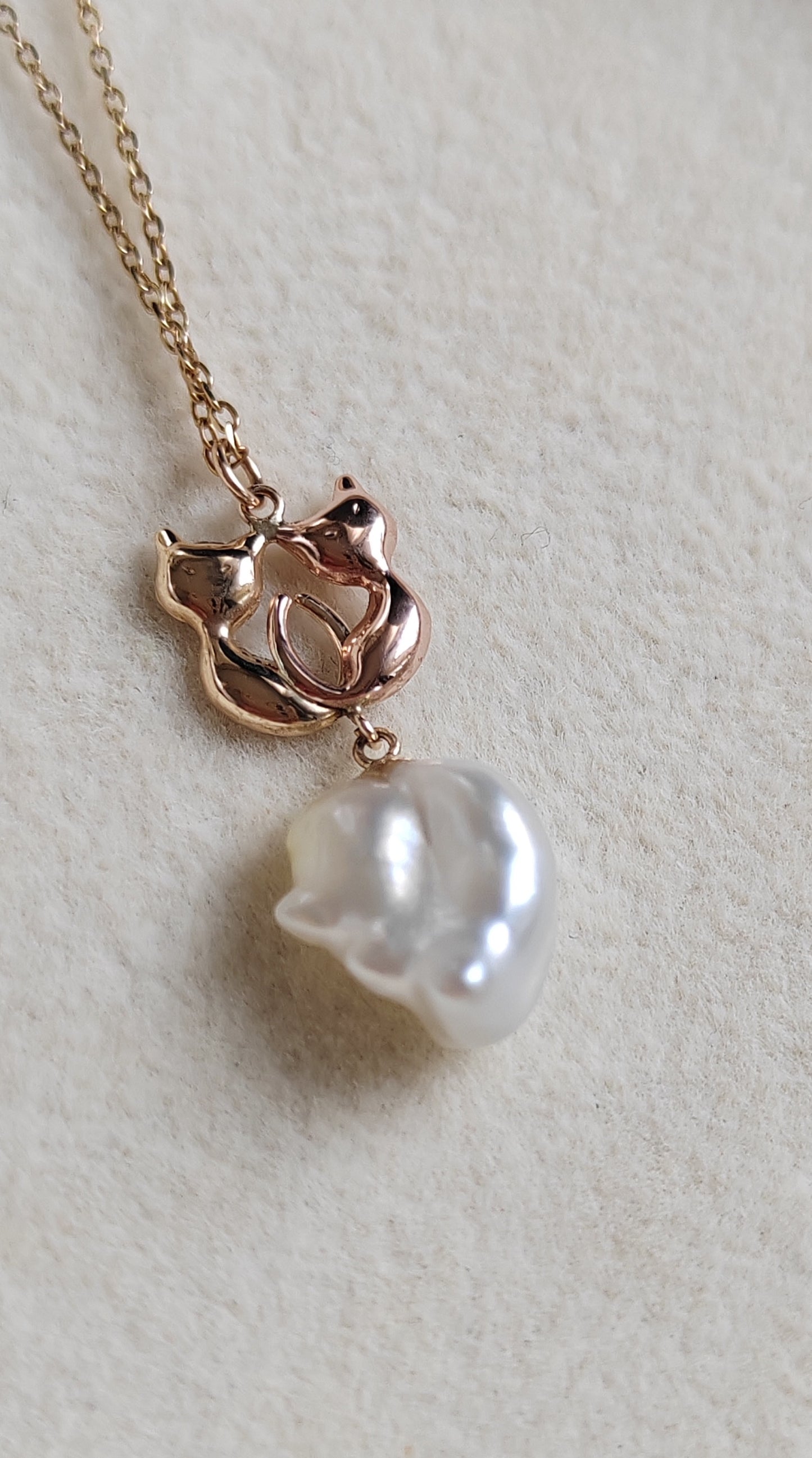 'Wild' Genuine Australian south sea Keshi 'Love cat' 10k necklace