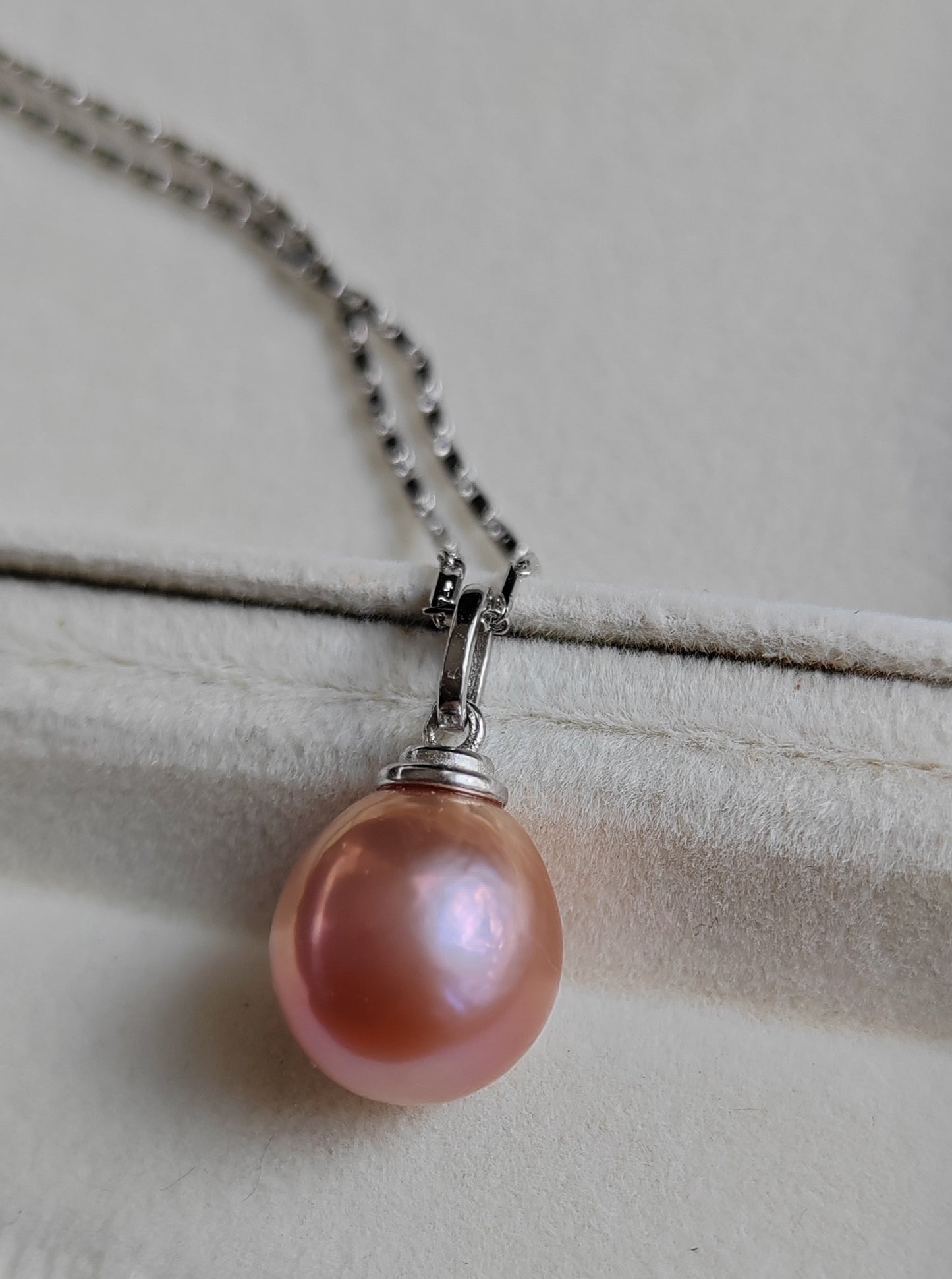 'Chocolate' pendant genuine freshwater pearl 11.7mm