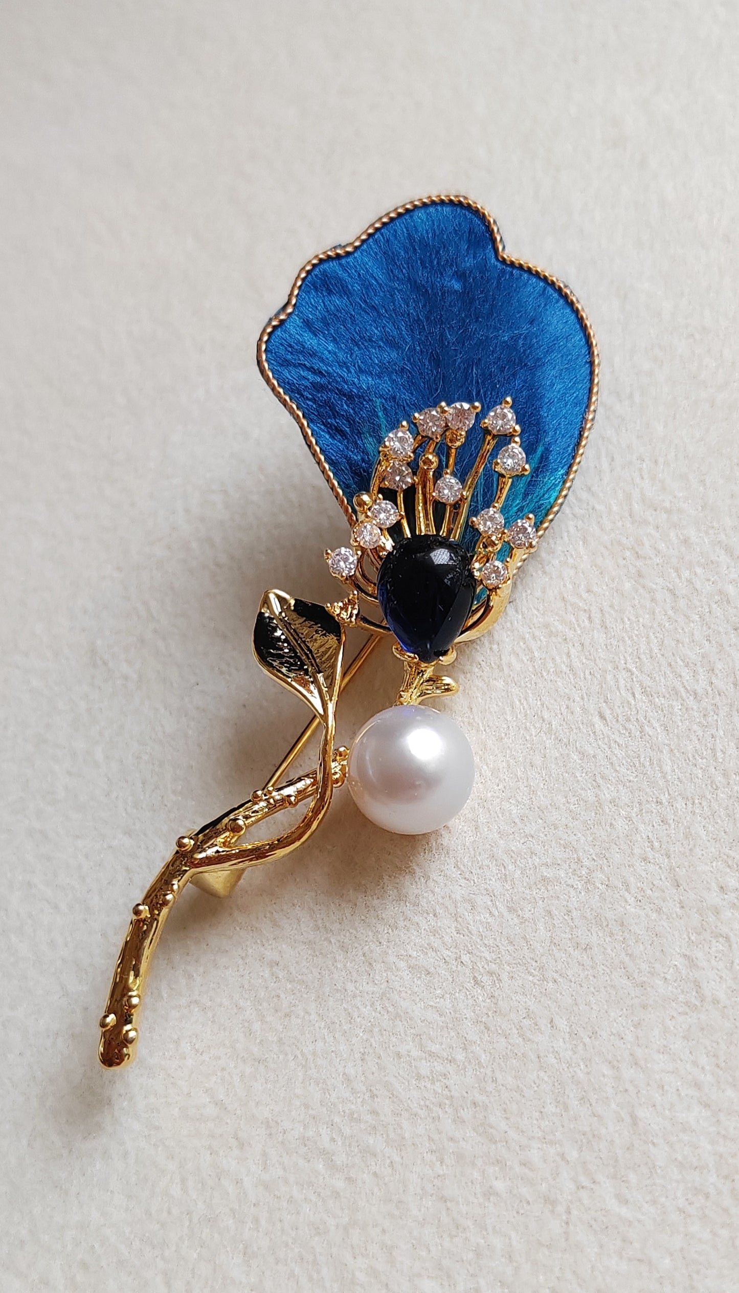 'Lily of the Valley' brooch genuine south sea white pearl 8.9mm