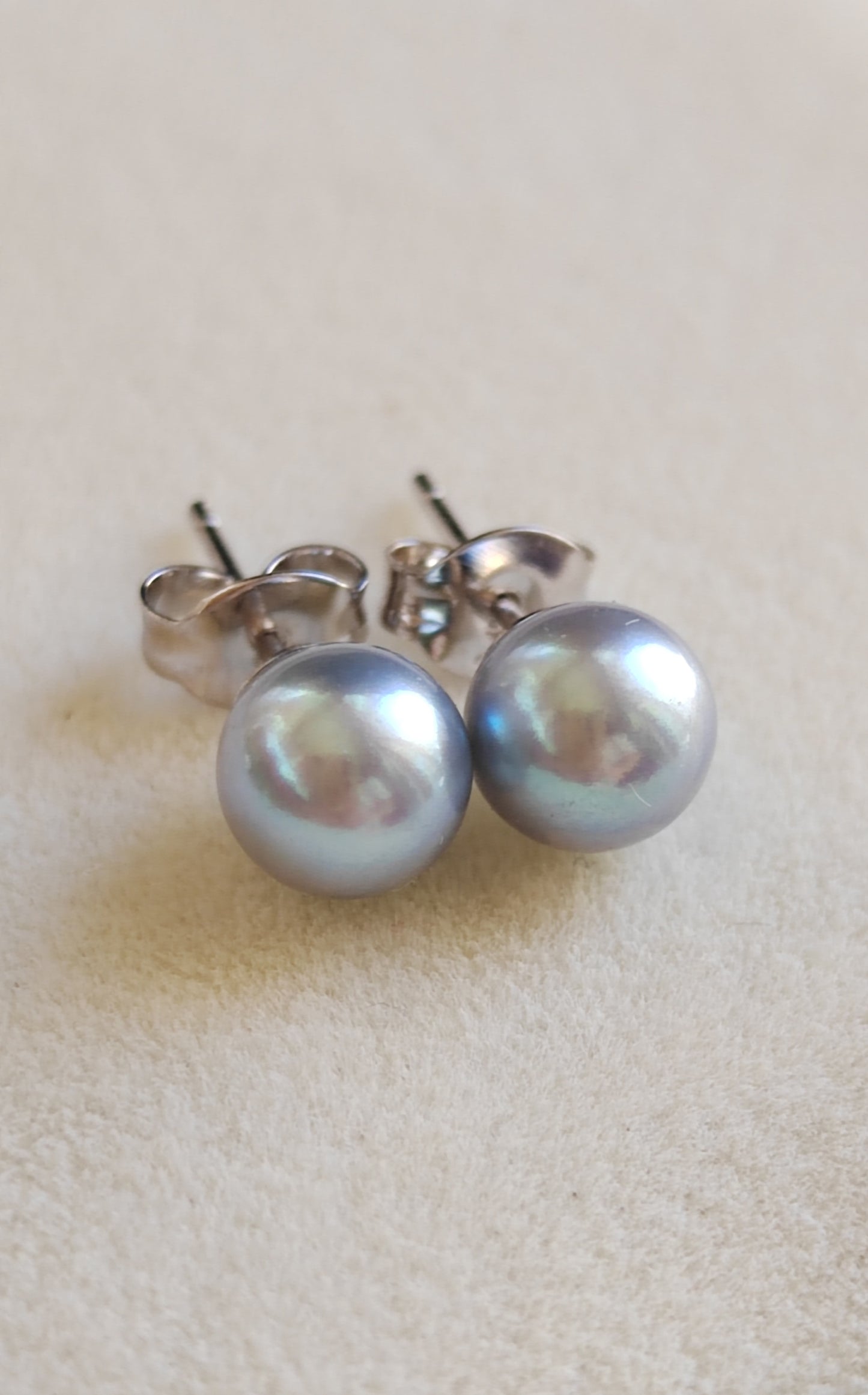 6-6.5mm Genuine silver Akoya pearls Essential earrings studs