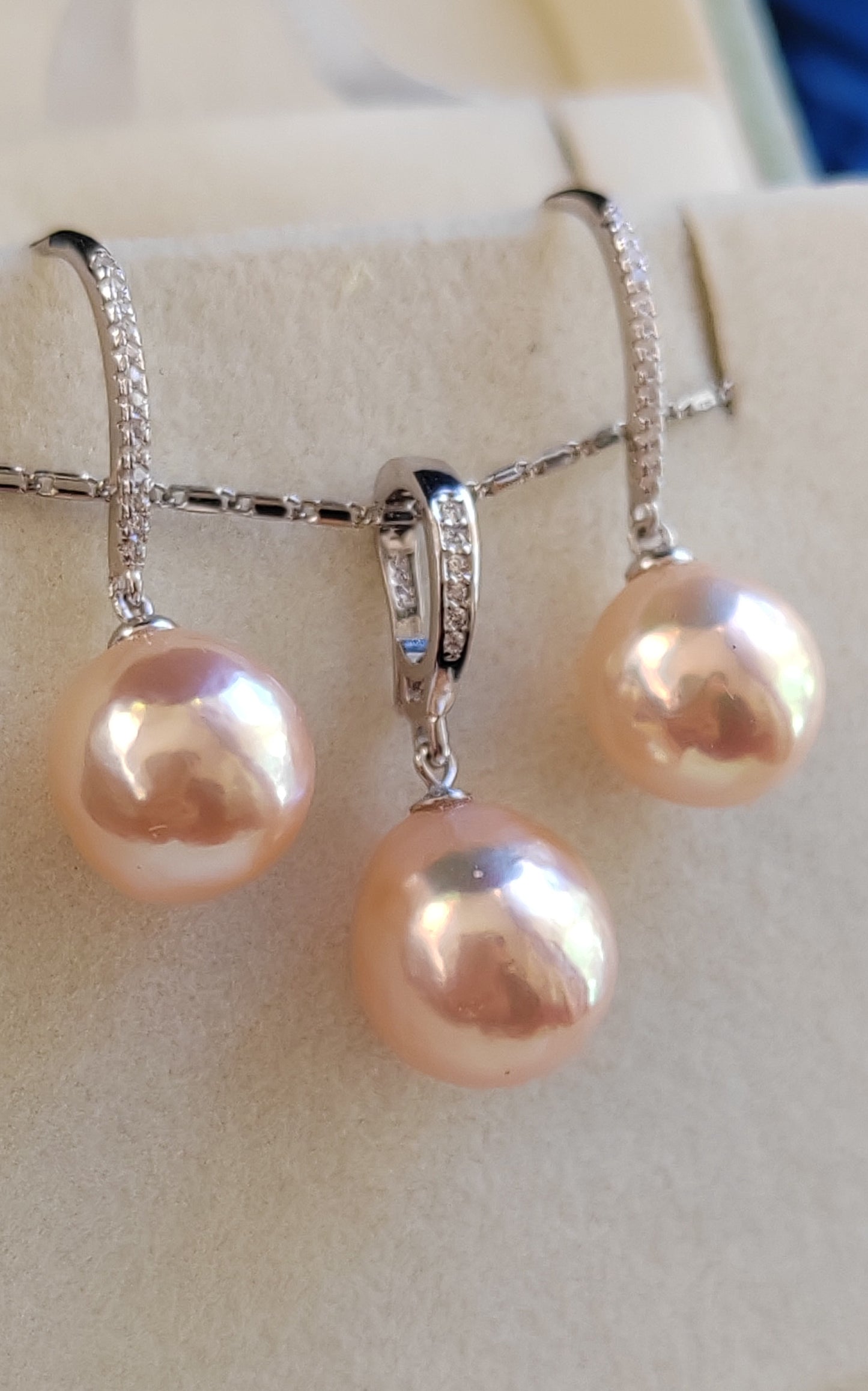 'Fairy Peach' Jewellery set Genuine freshwater pearls 11.8-12.2mm