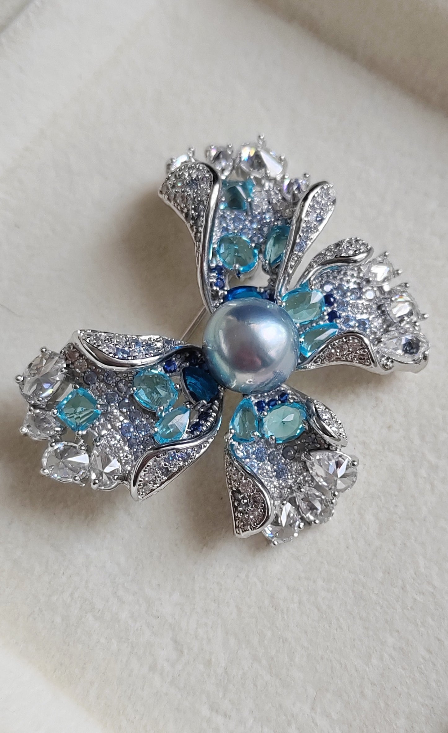 'Blue Butterfly' genuine tahitian sea pearl 10.6mm stunning brooch