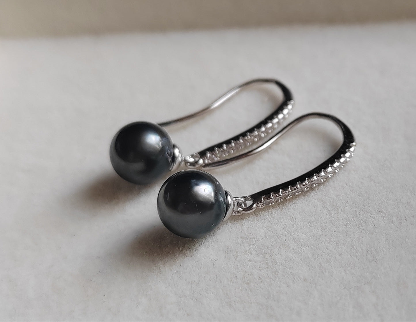 7.7mm Genuine tahitian south sea pearls Round classic dangling earrings