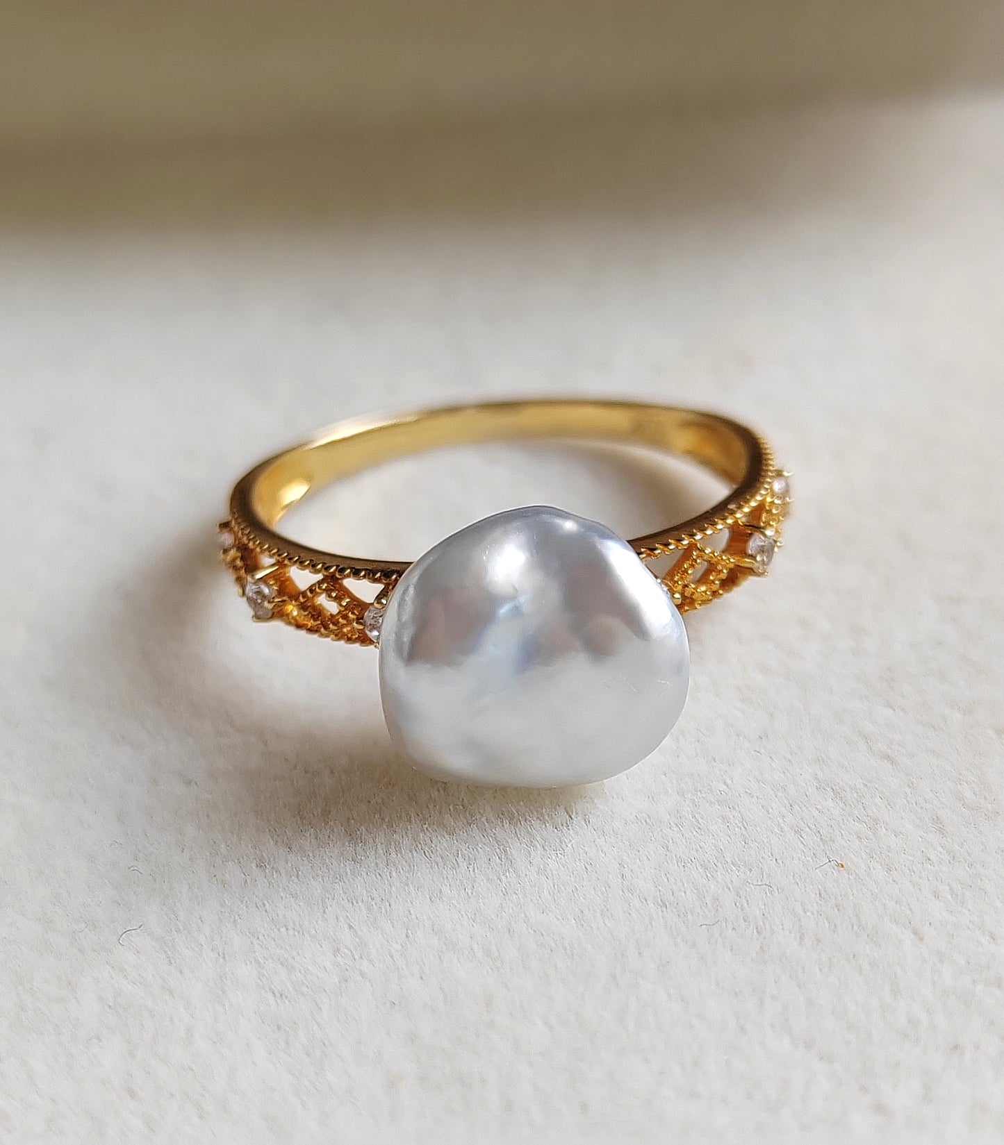 'Wild' Genuine Australian south sea Keshi pearl 18k gold Balletcore ring