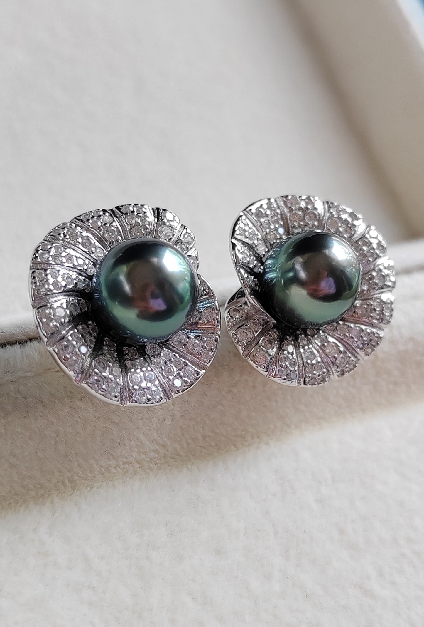 'Green lotus' earrings genuine tahitian south sea pearls 9.1mm