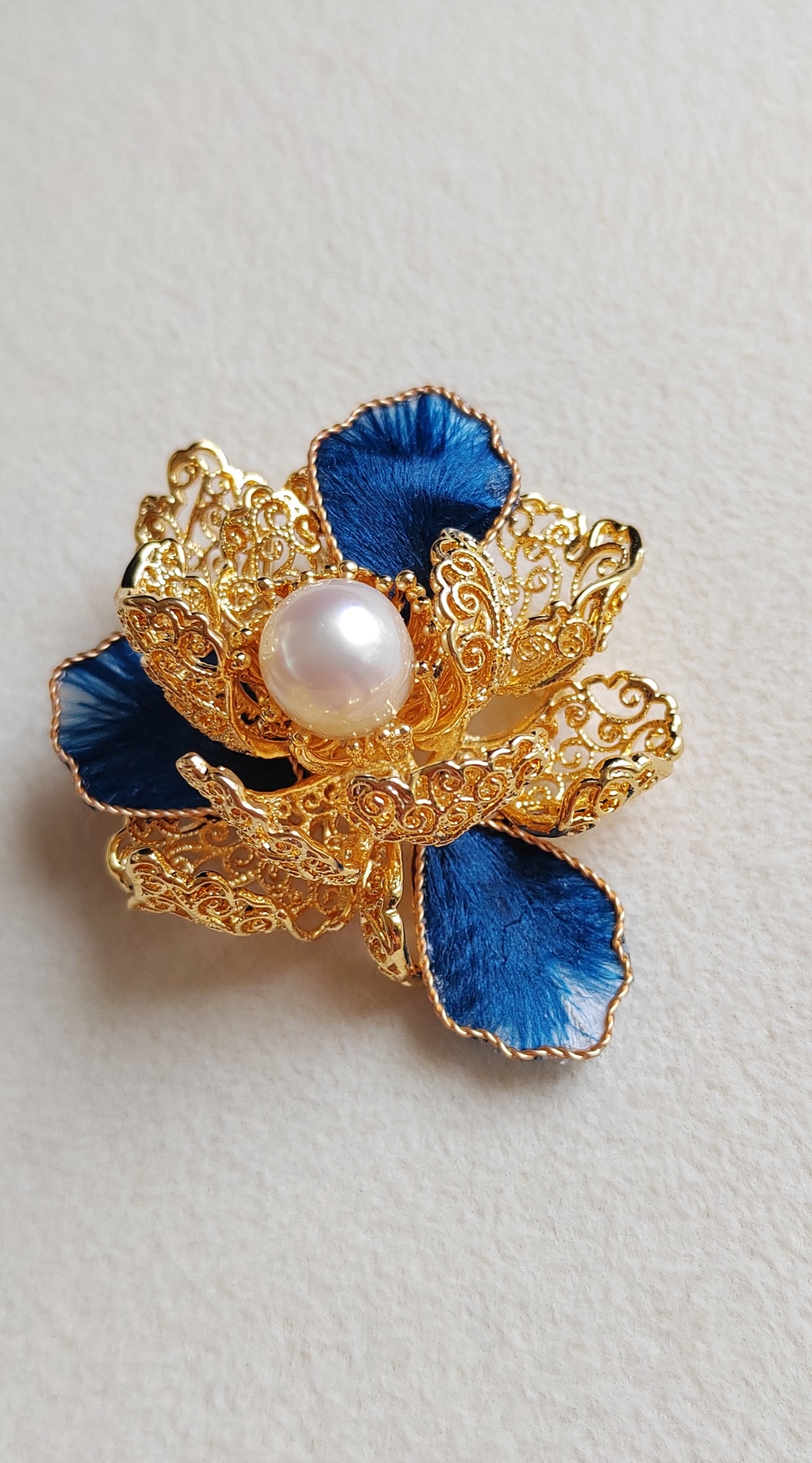 'Peony' brooch /pendant genuine south sea white pearl 9.1mm