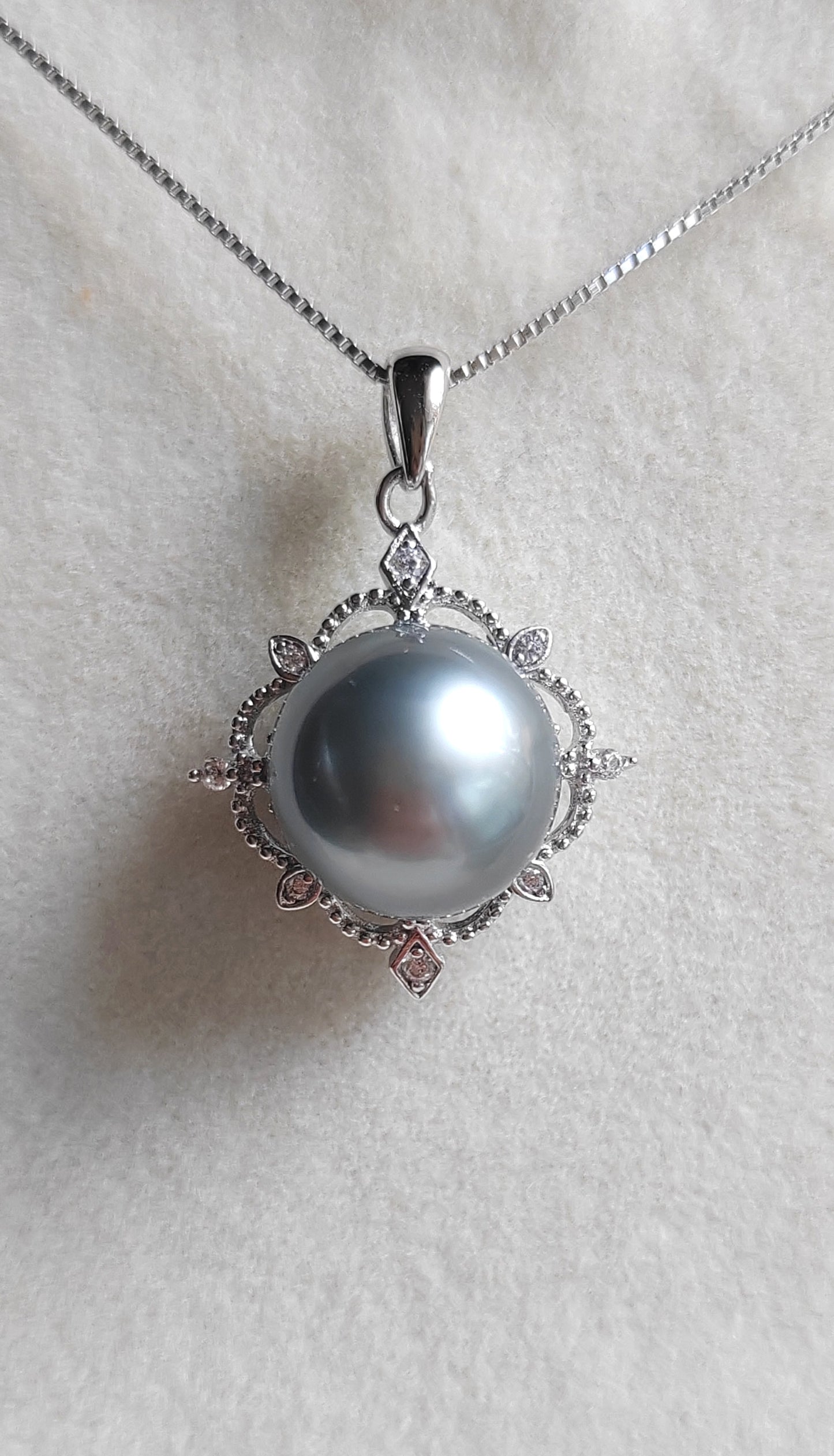 'Modern Rococo' necklace genuine tahitian south sea pearl 10.9mm
