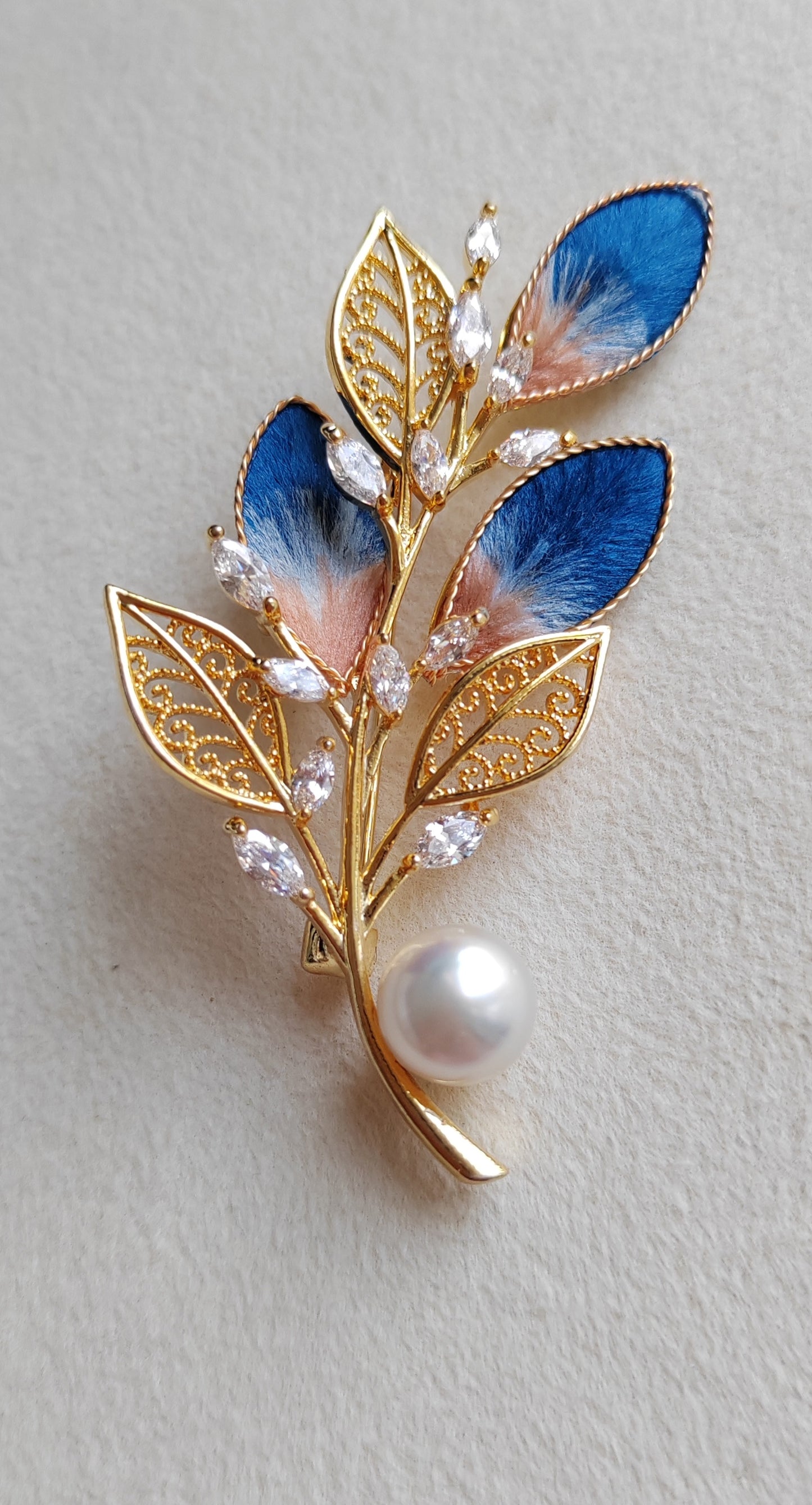 'Early Autumn' brooch genuine south sea white pearl 9.7mm