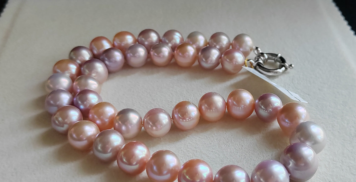 'Rainbow' necklace 10.8-13mm Genuine freshwater pearls
