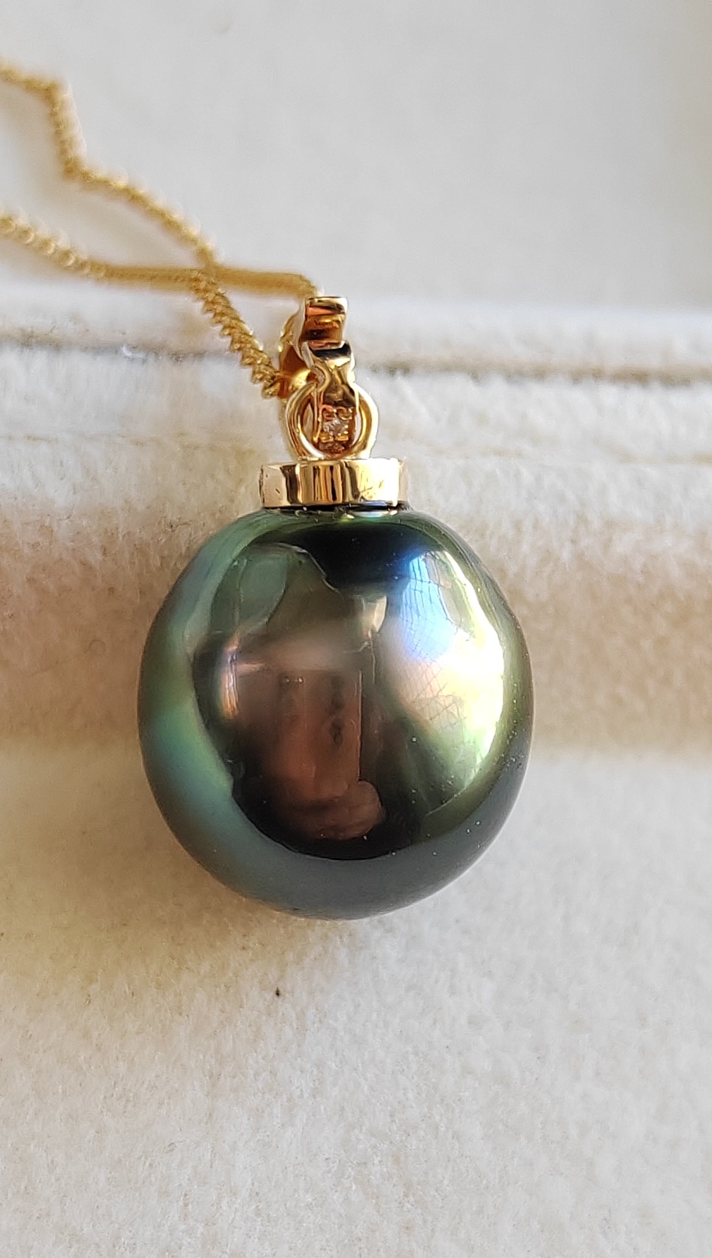 12.95x13.5mm Genuine Tahitian Mangareva pearl 18k gold diamond enhancer/ pendant